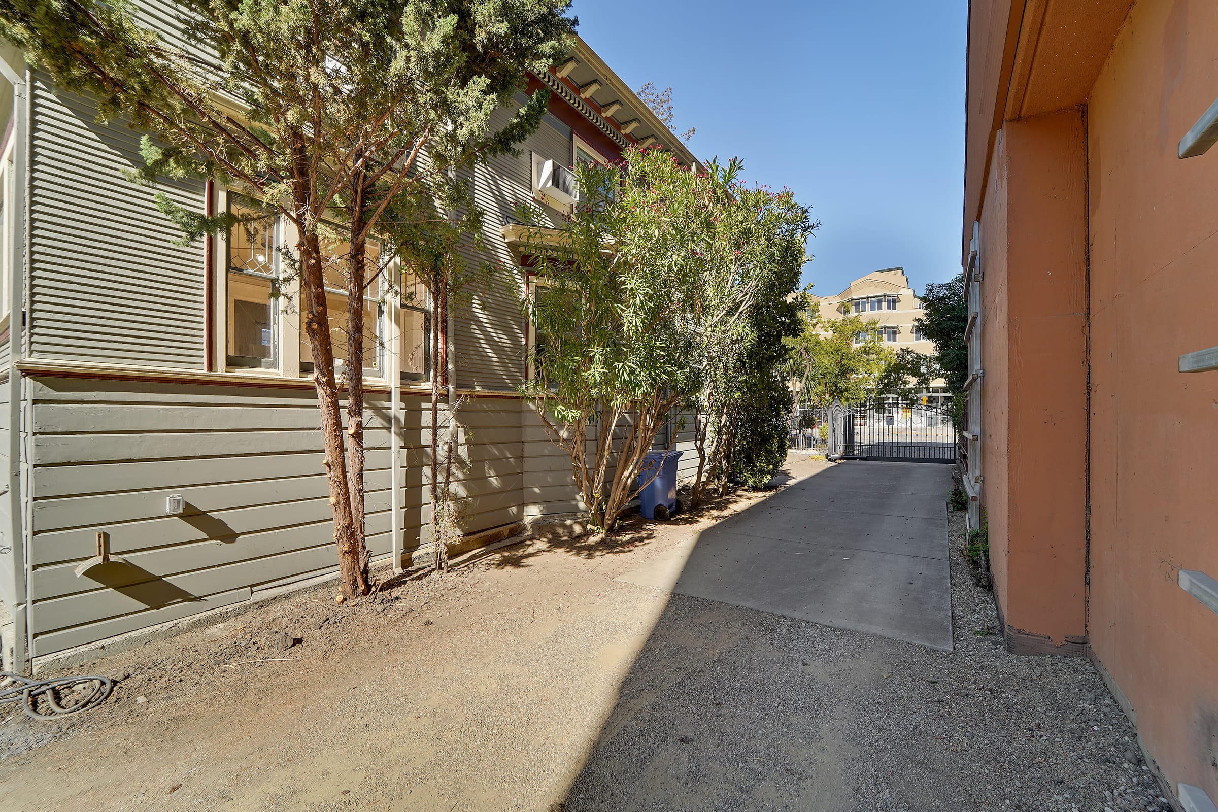 2614 Telegraph Ave — photo 16