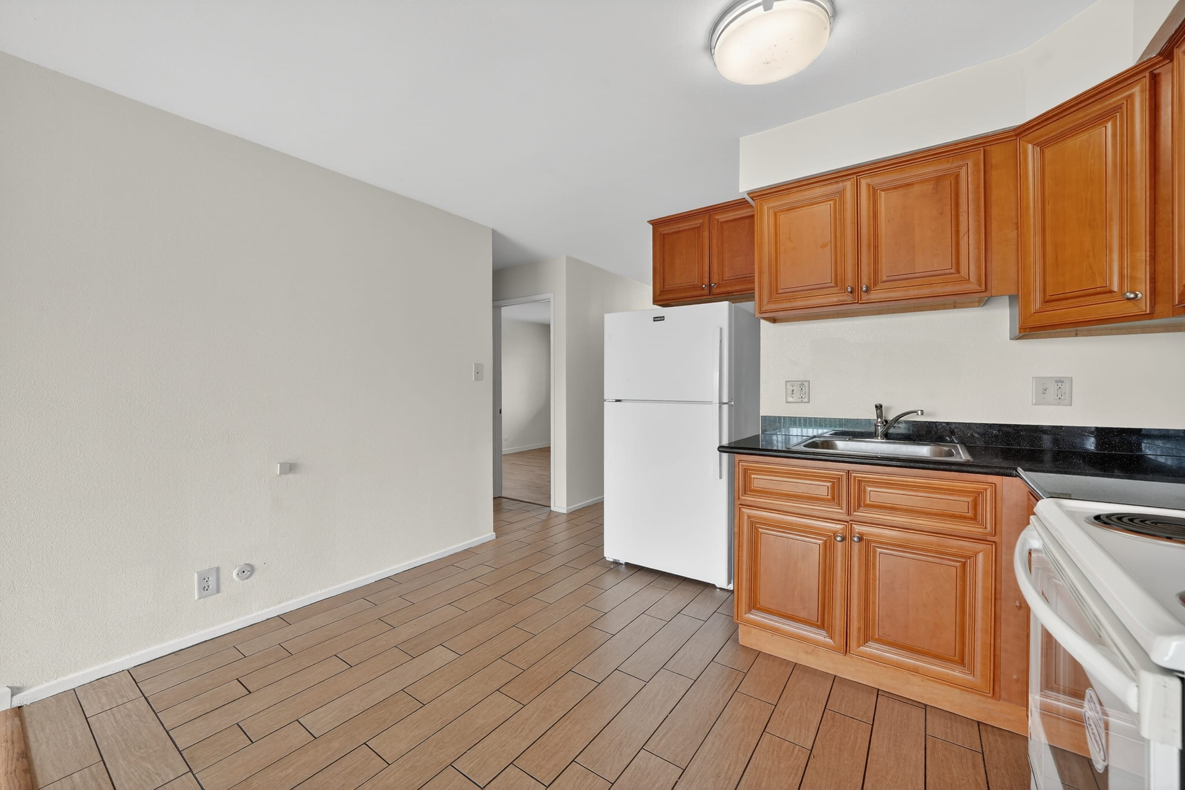2511 Parker St #205 — photo 8