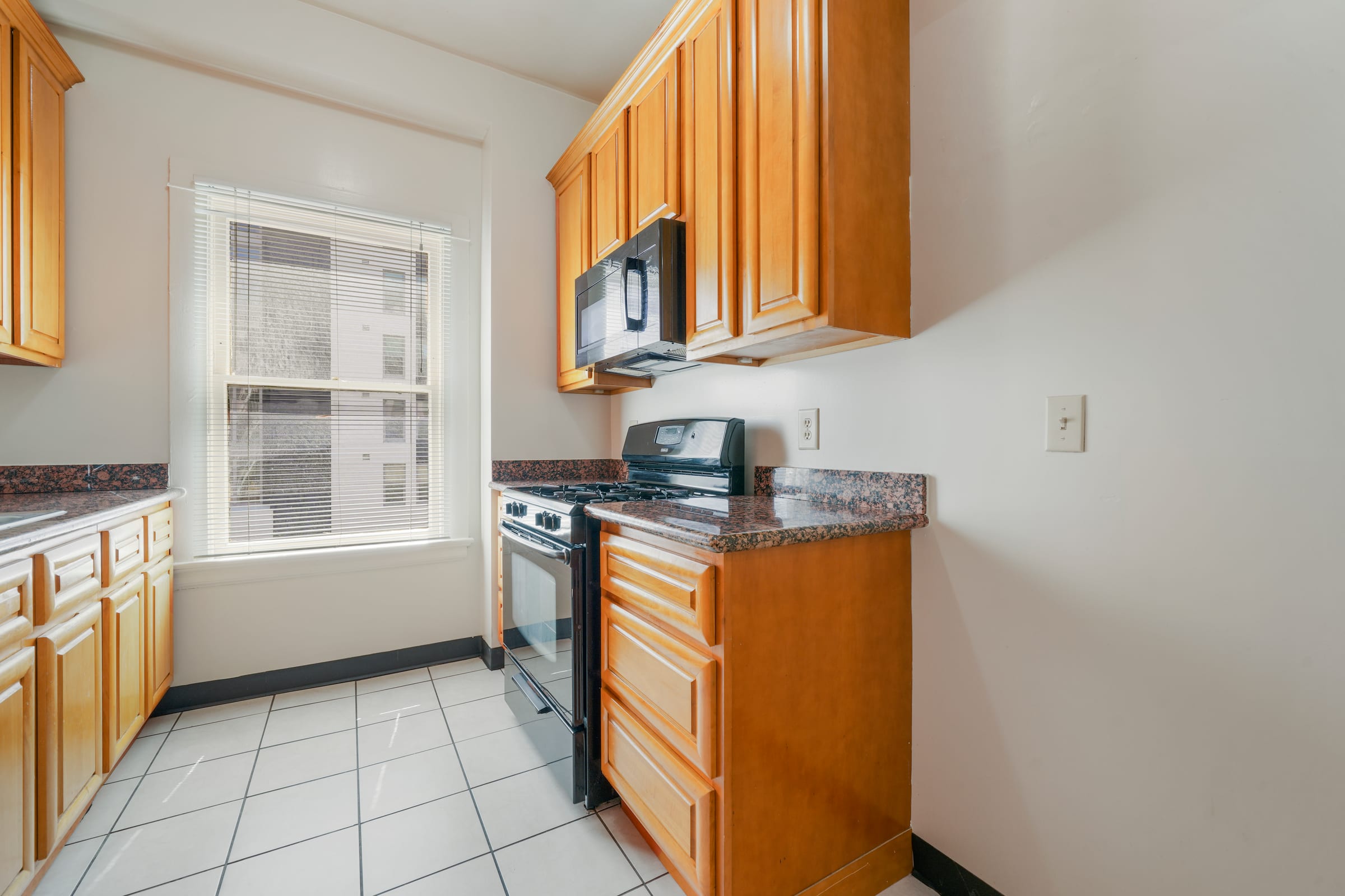 2322 Shattuck Ave #208 — photo 6