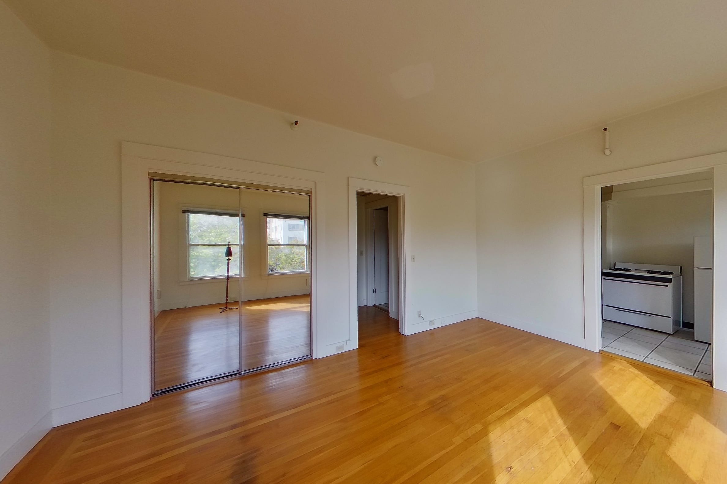 2322 Shattuck Ave #303 — photo 4
