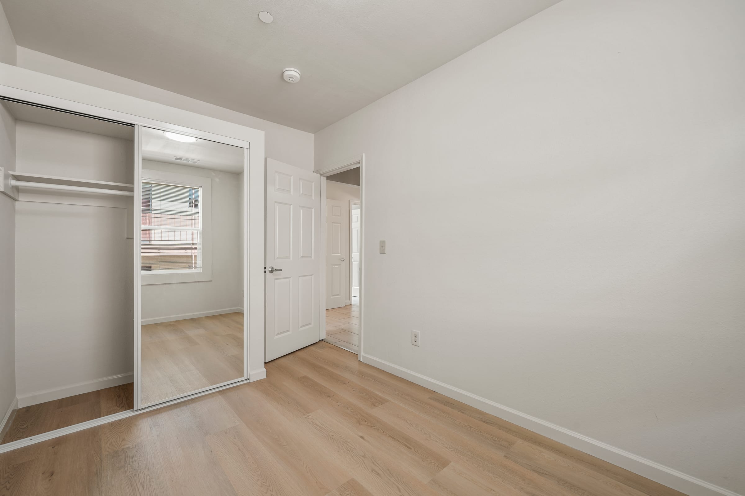 2541 Benvenue Ave — photo 13
