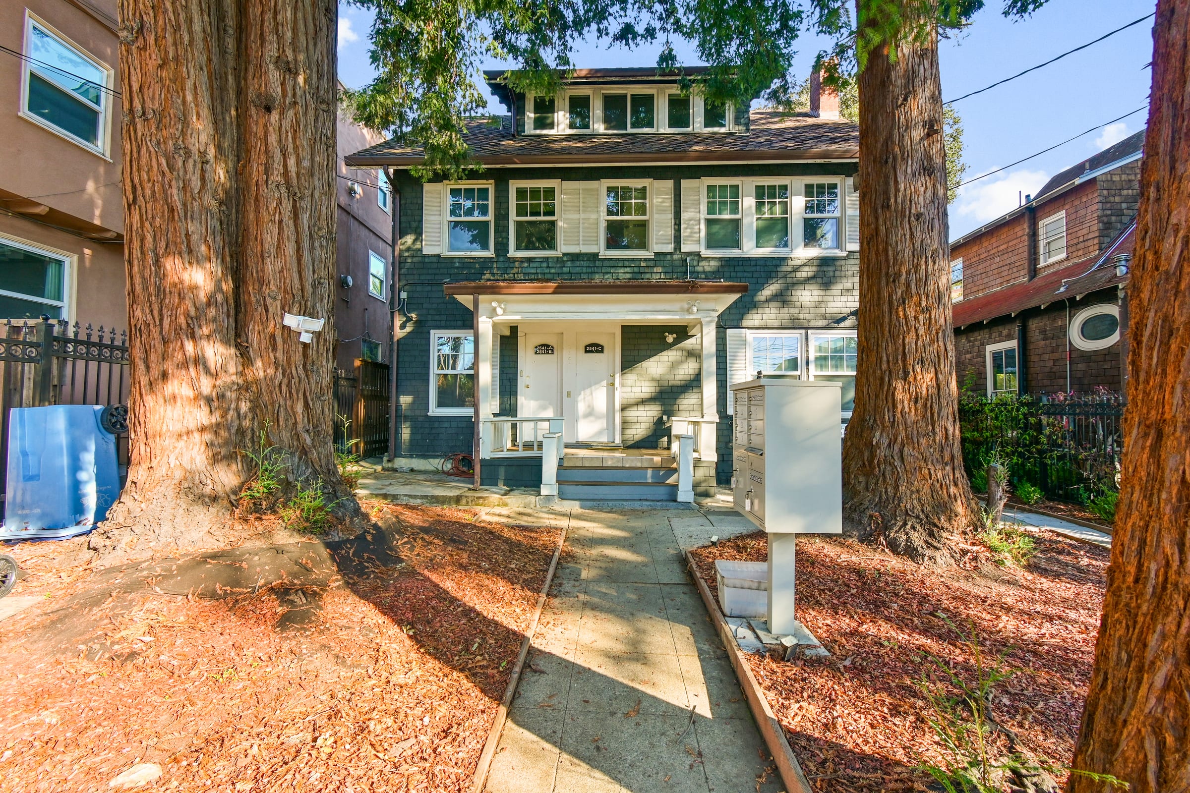 2542 Piedmont Ave — photo 4