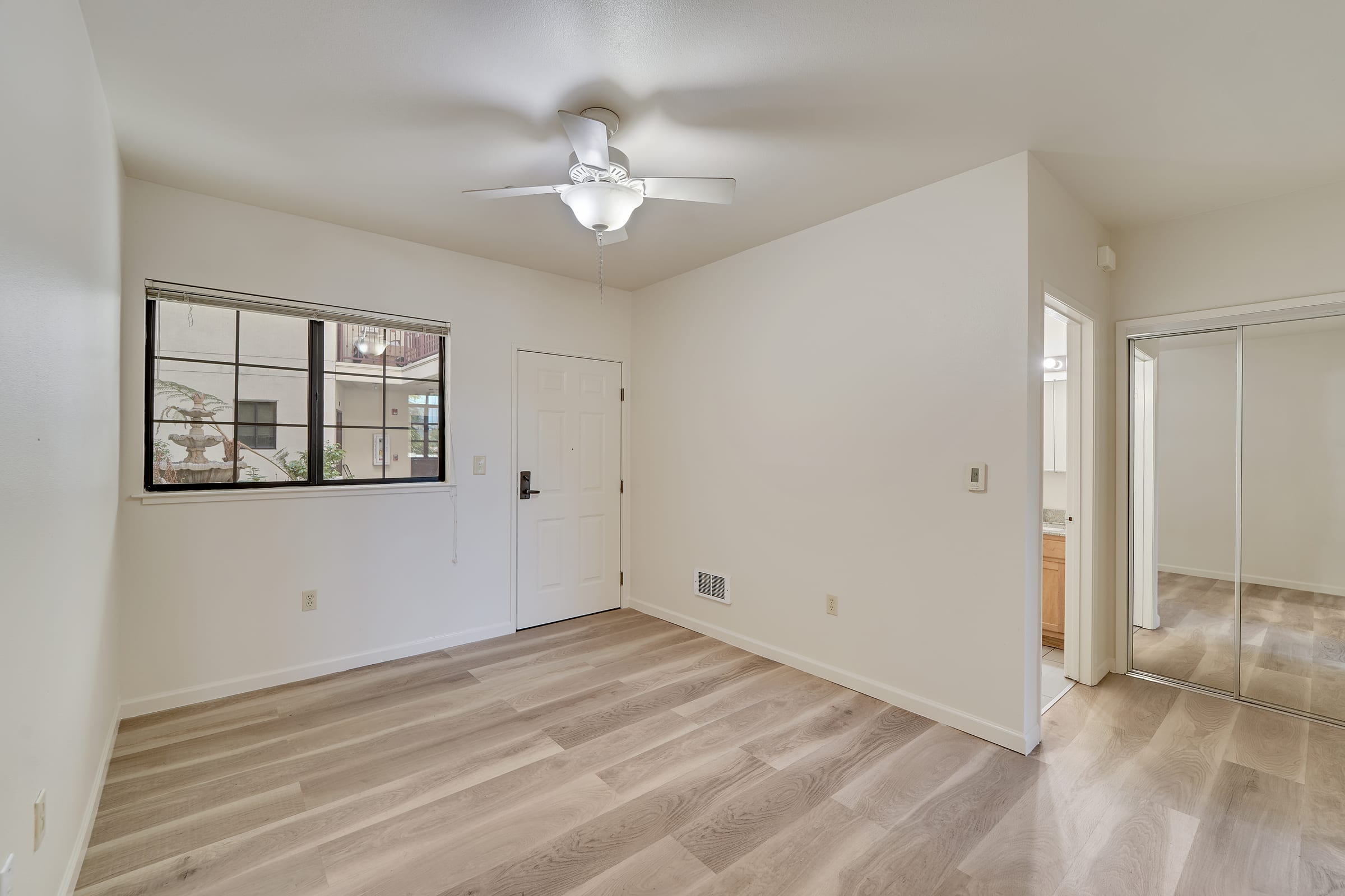 2616 Telegraph Ave #203 — photo 3