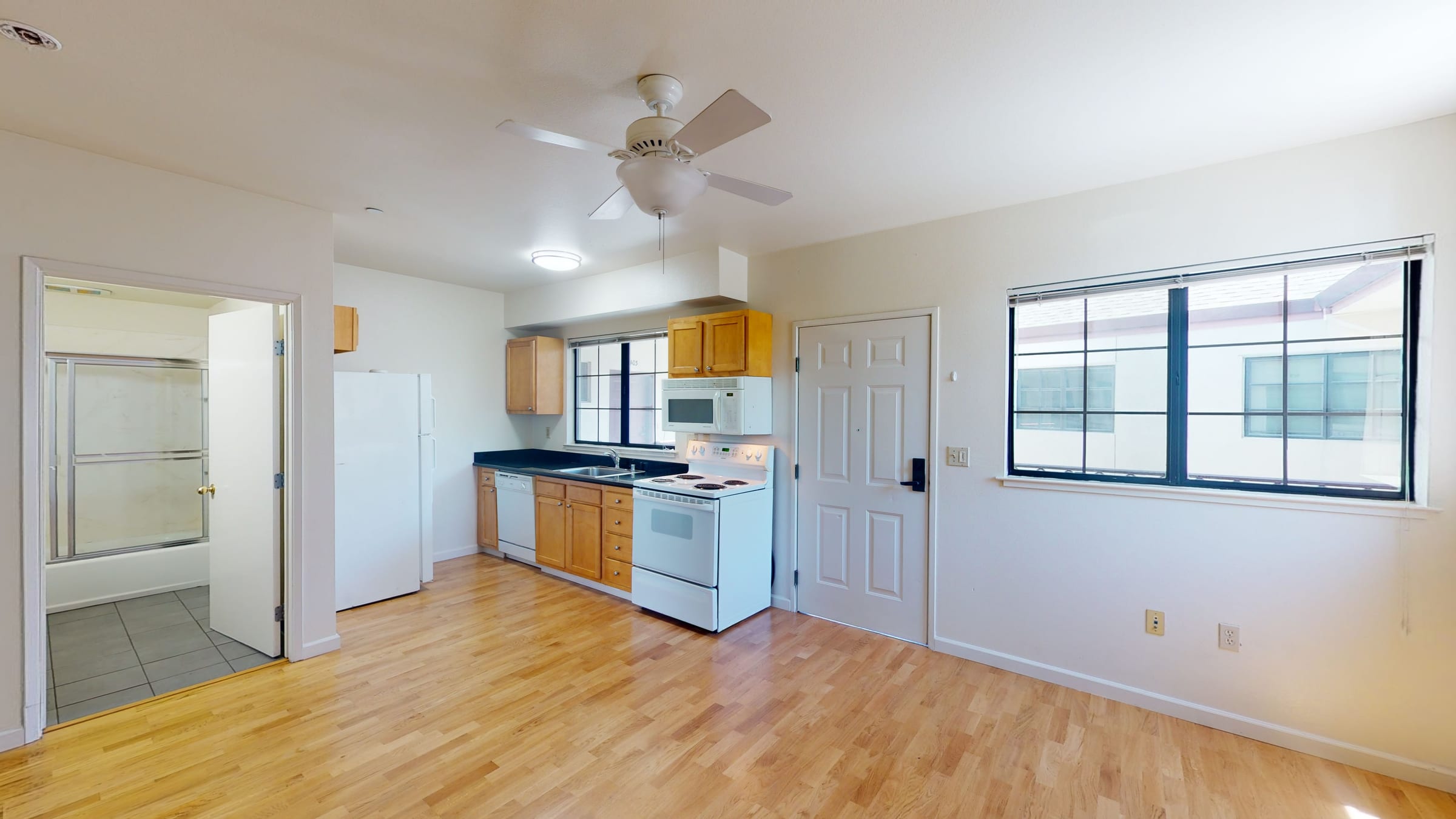 2616 Telegraph Ave #405