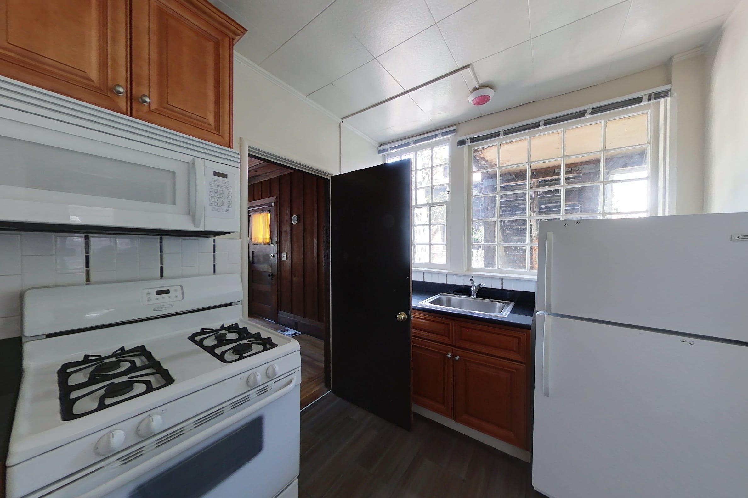 2553 Benvenue Ave #House — photo 6