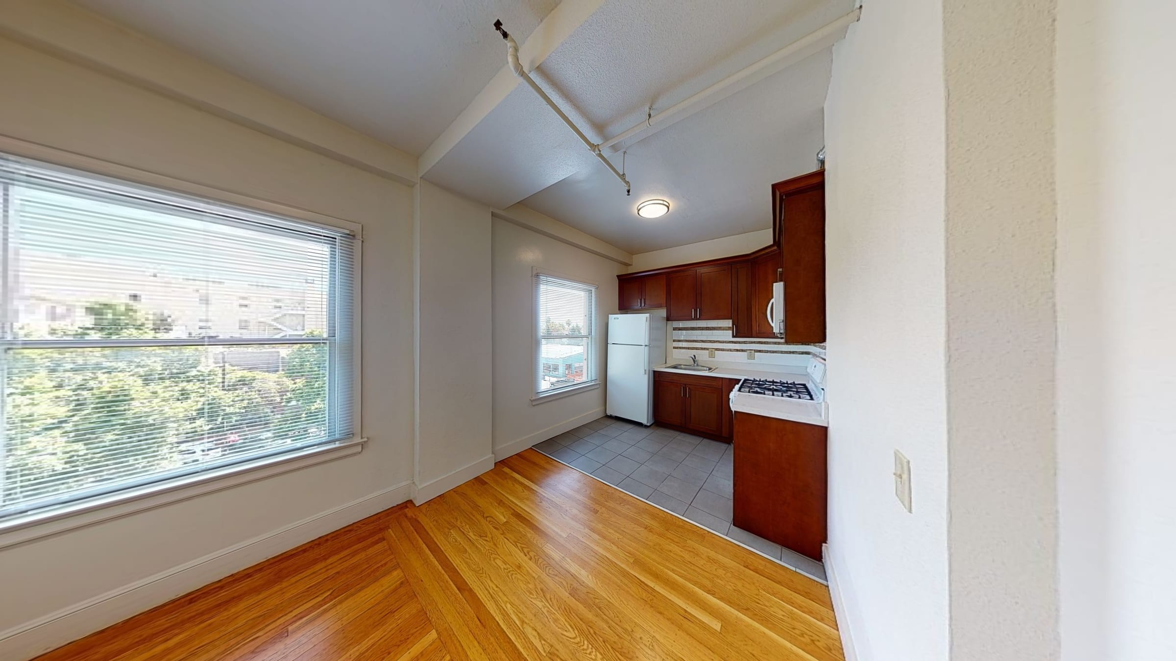 2322 Shattuck Ave #404 — photo 2