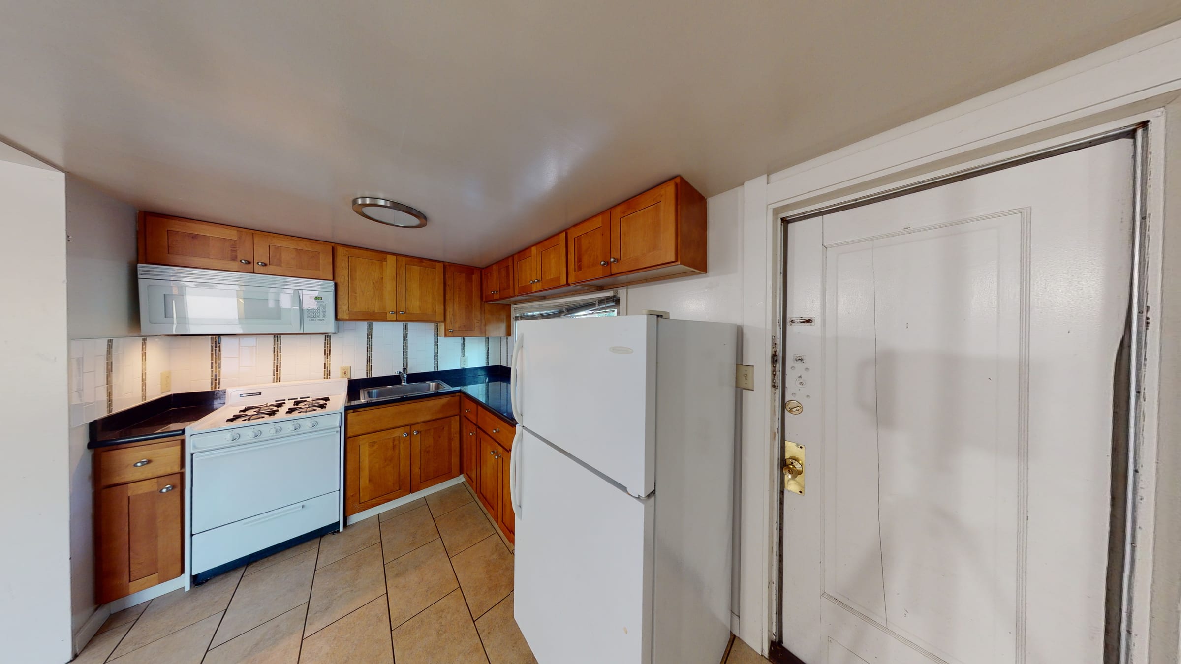 2555 Benvenue Ave #B — photo 2