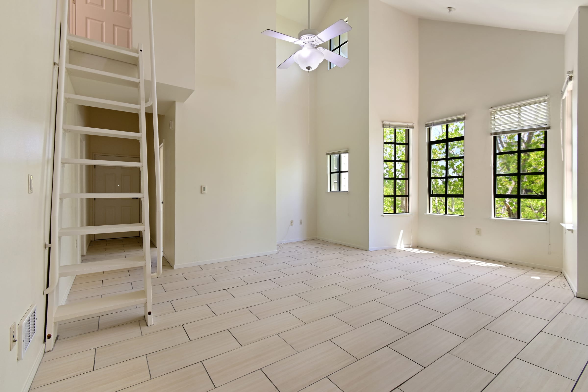 2616 Telegraph Ave #406 — photo 3