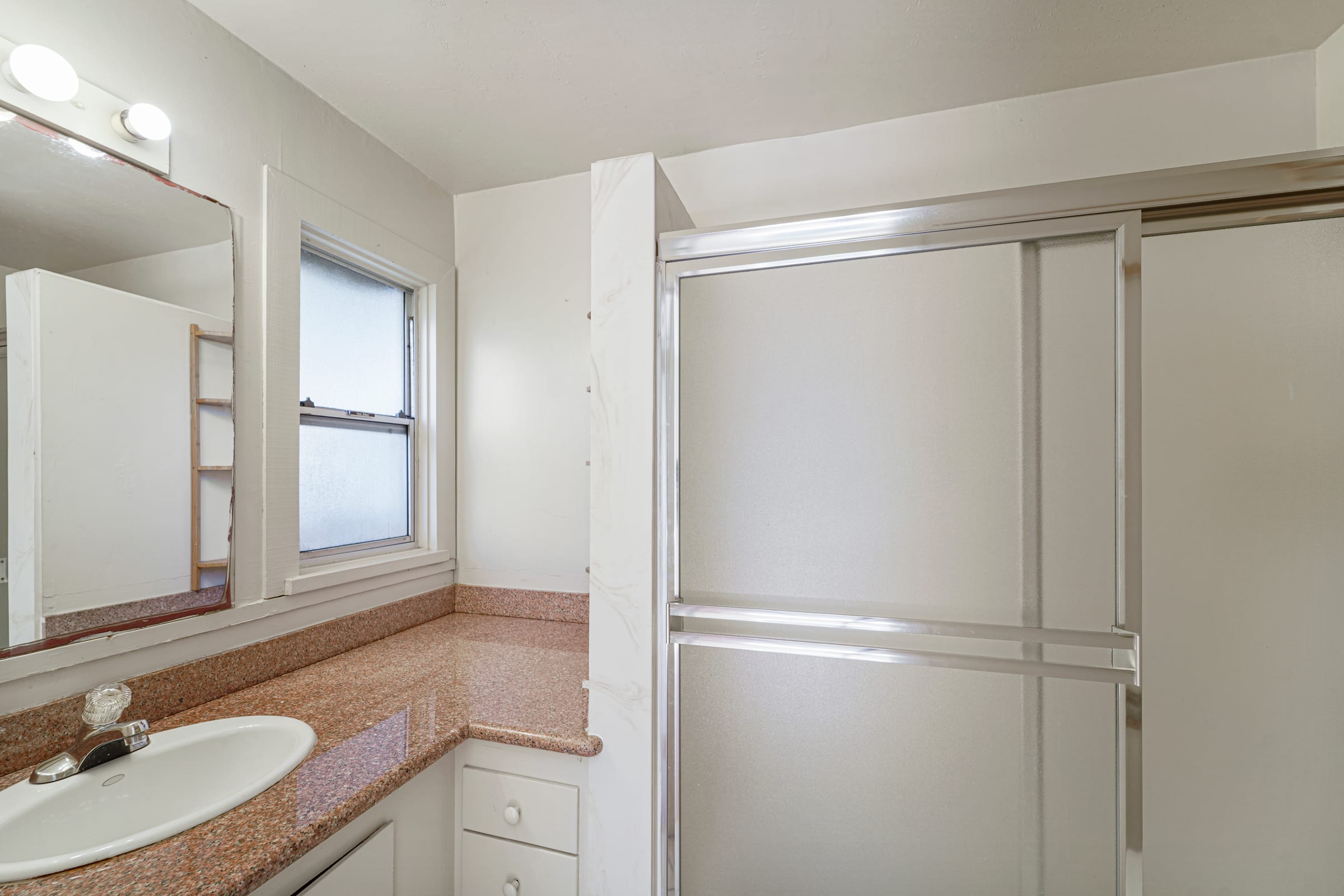 2728 Benvenue Ave #4 — photo 8
