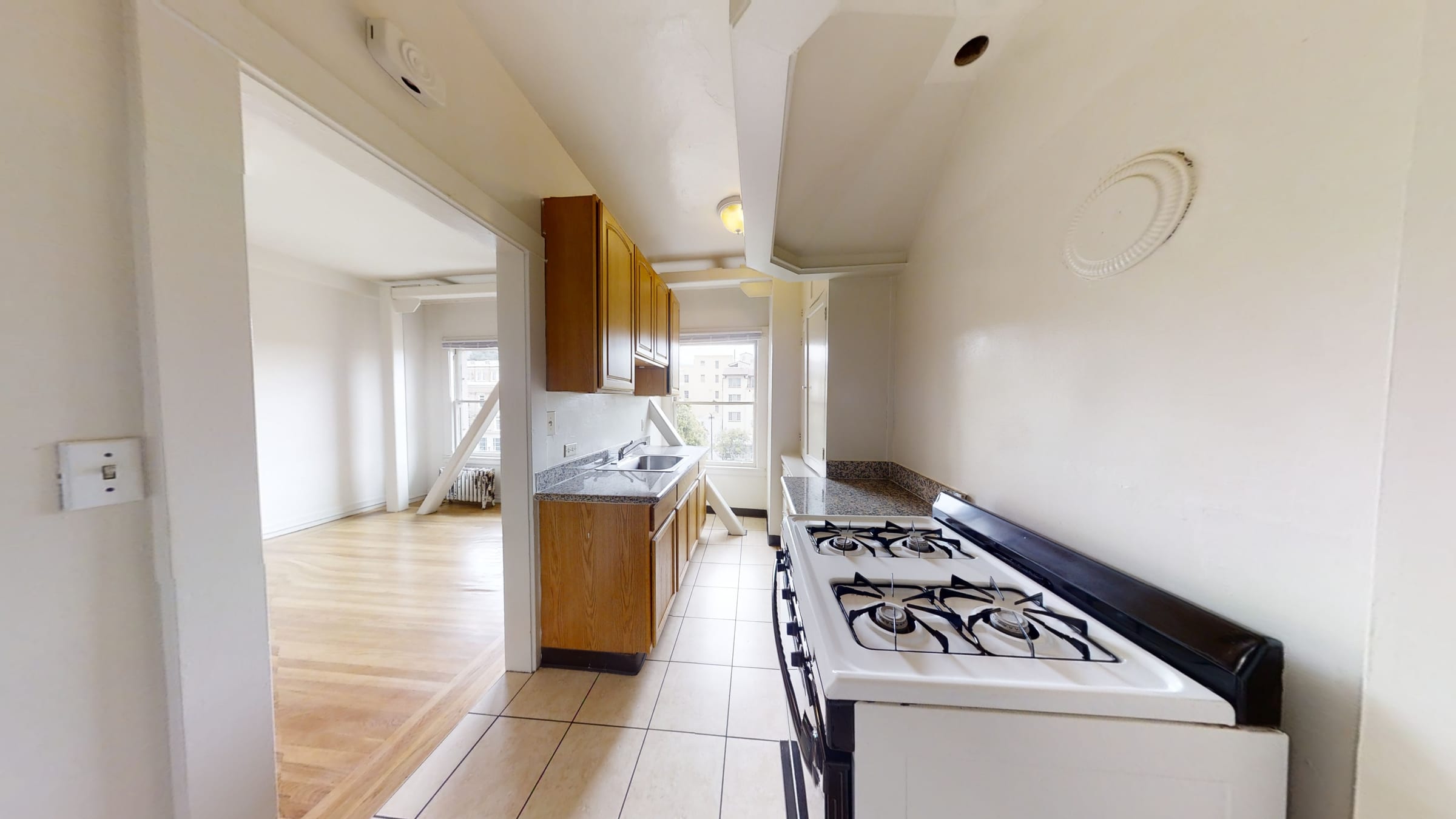 2322 Shattuck Ave #401 — photo 2