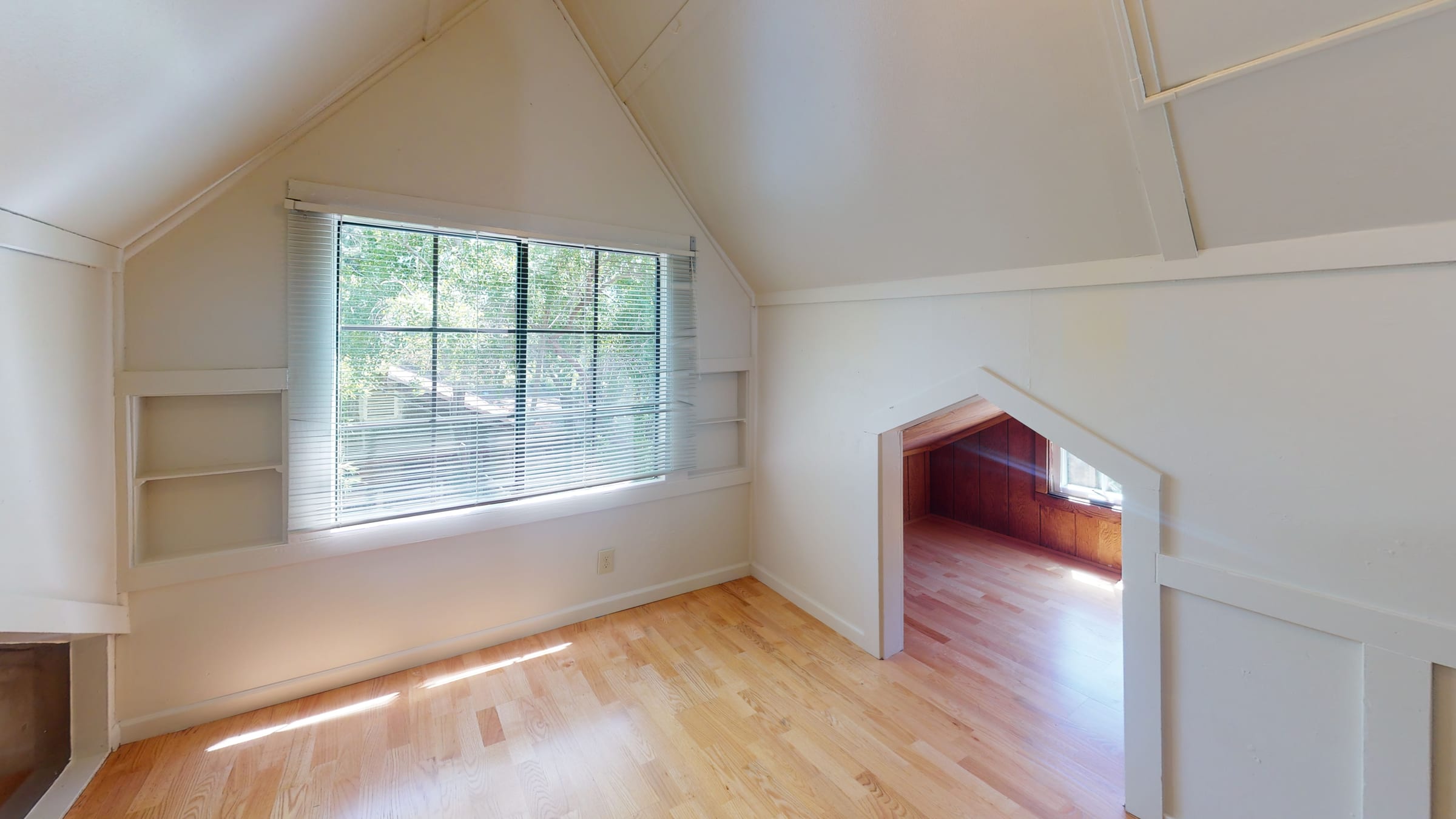 2551 Benvenue Ave #B — photo 14