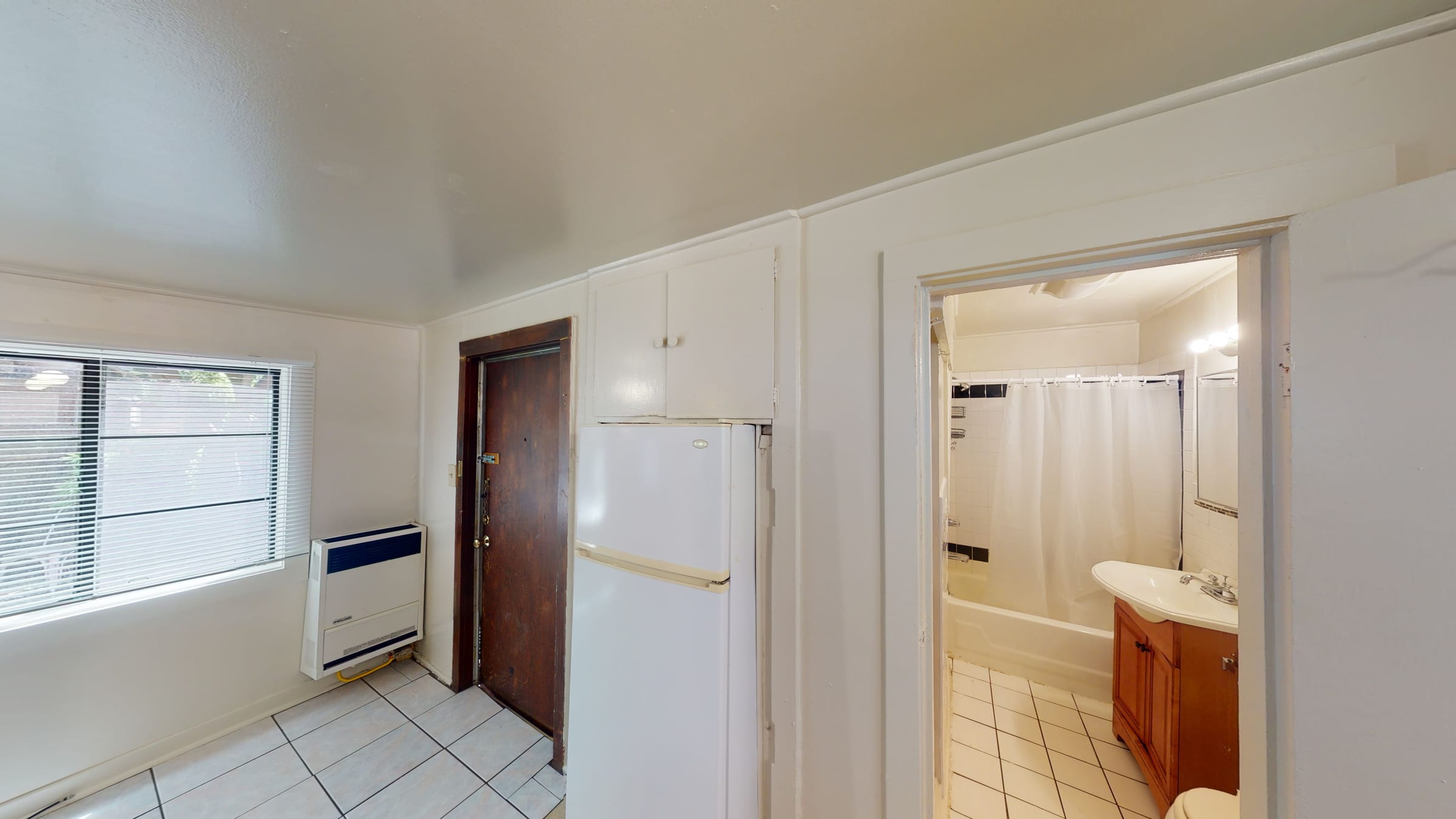 2551 Benvenue Ave #B — photo 4