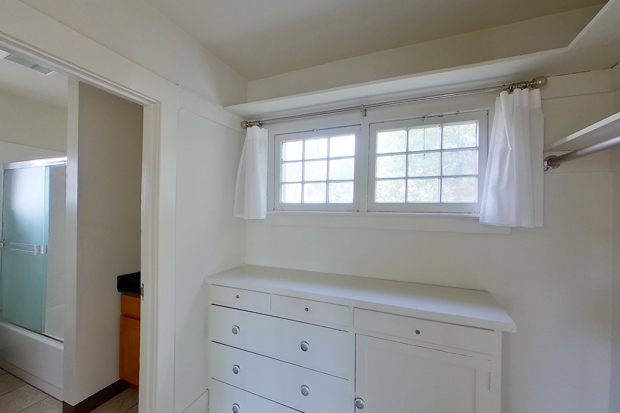 2545 Benvenue Ave #D — photo 13
