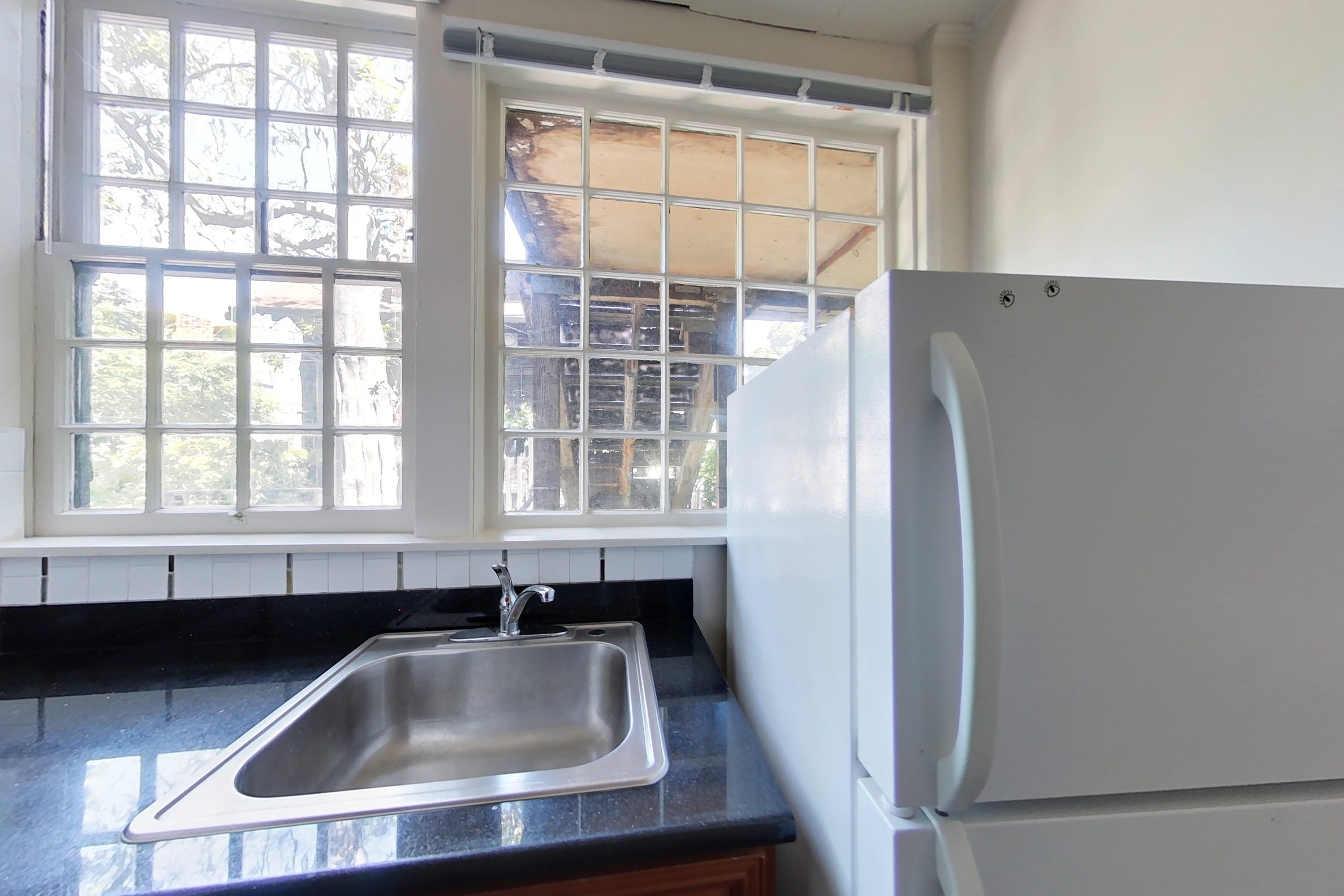 2553 Benvenue Ave #House — photo 5