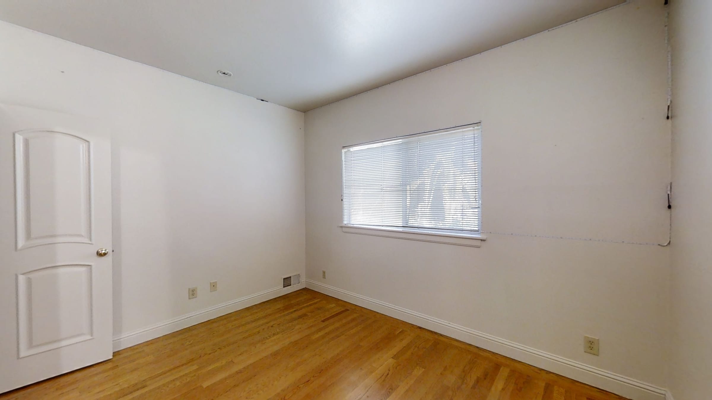2817 Hillegass Ave — photo 13