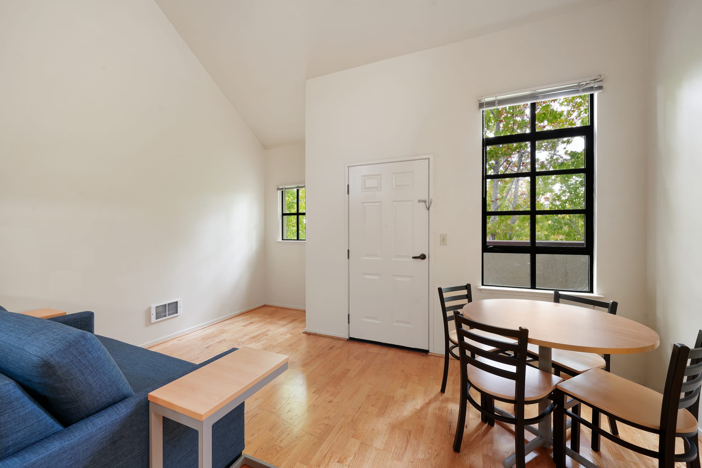 2616 Telegraph Ave #402 — photo 5