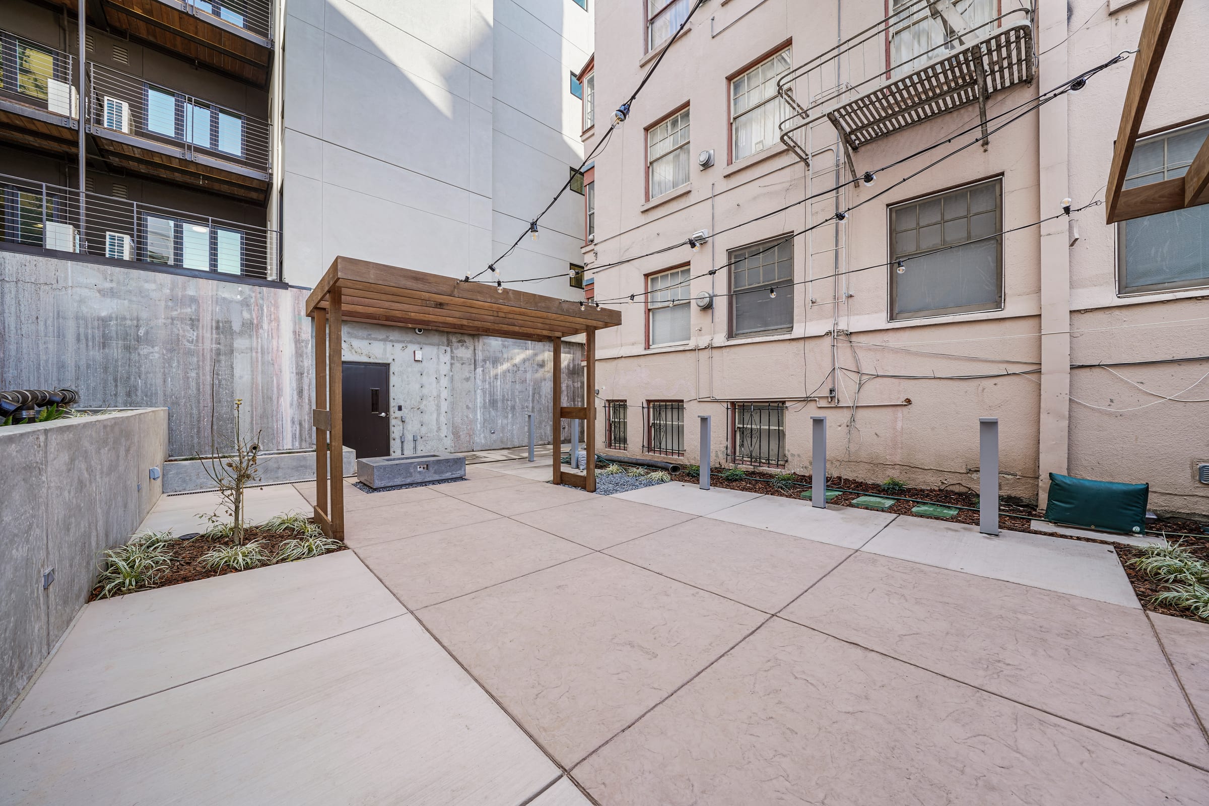2124 Bancroft Way — photo 43