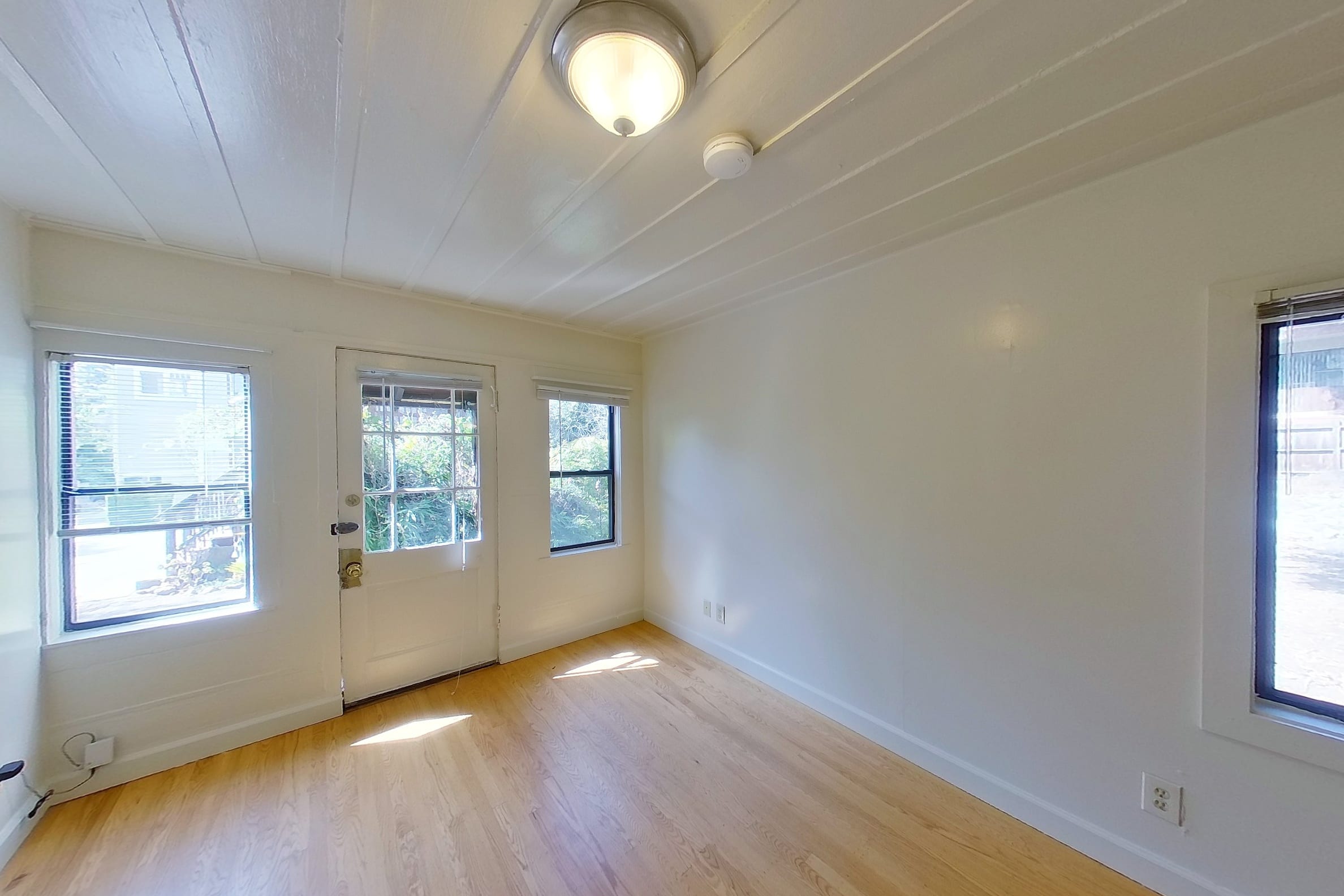 2545 Benvenue Ave #B — photo 4