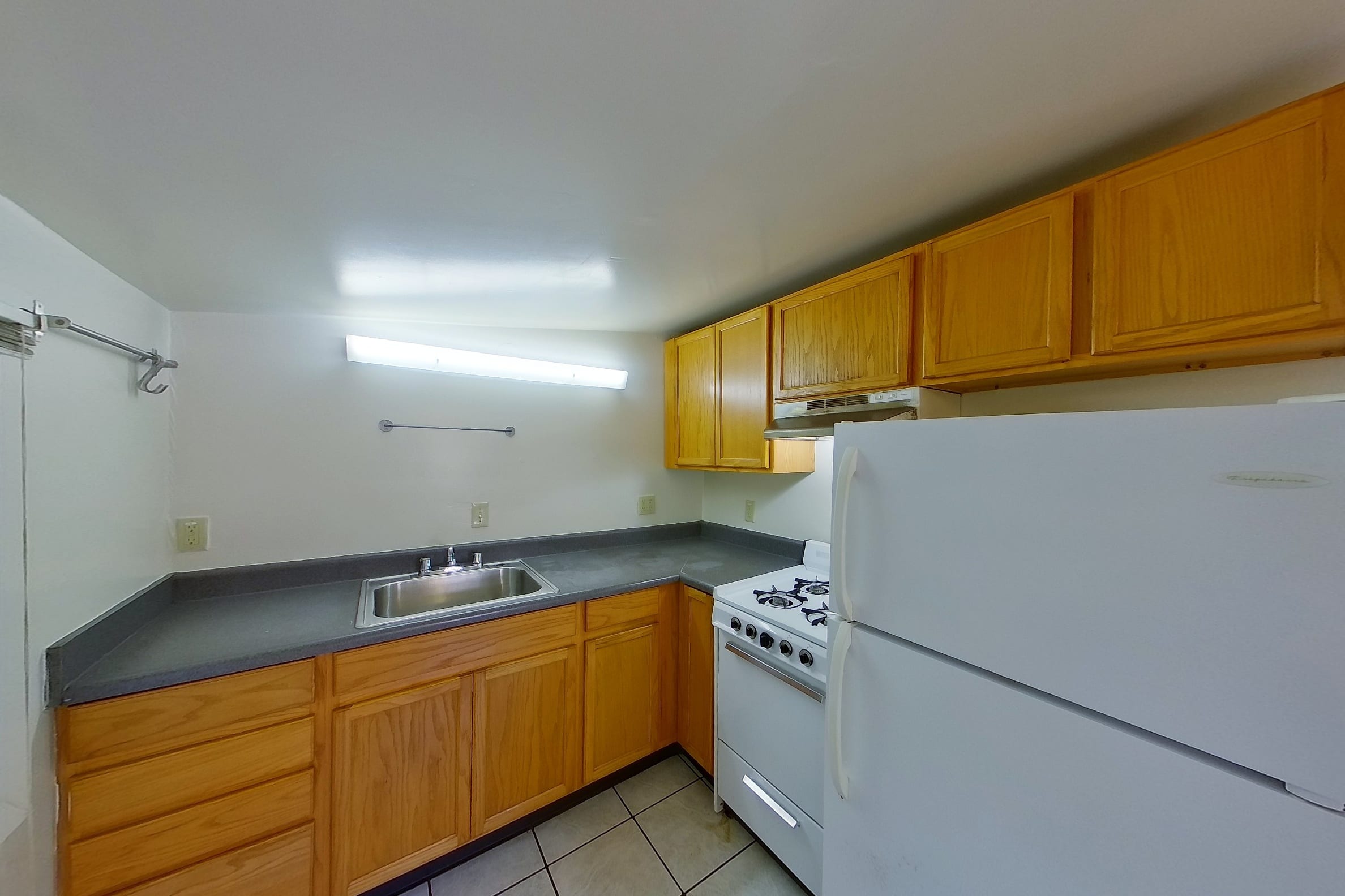 2545 Benvenue Ave #B — photo 6
