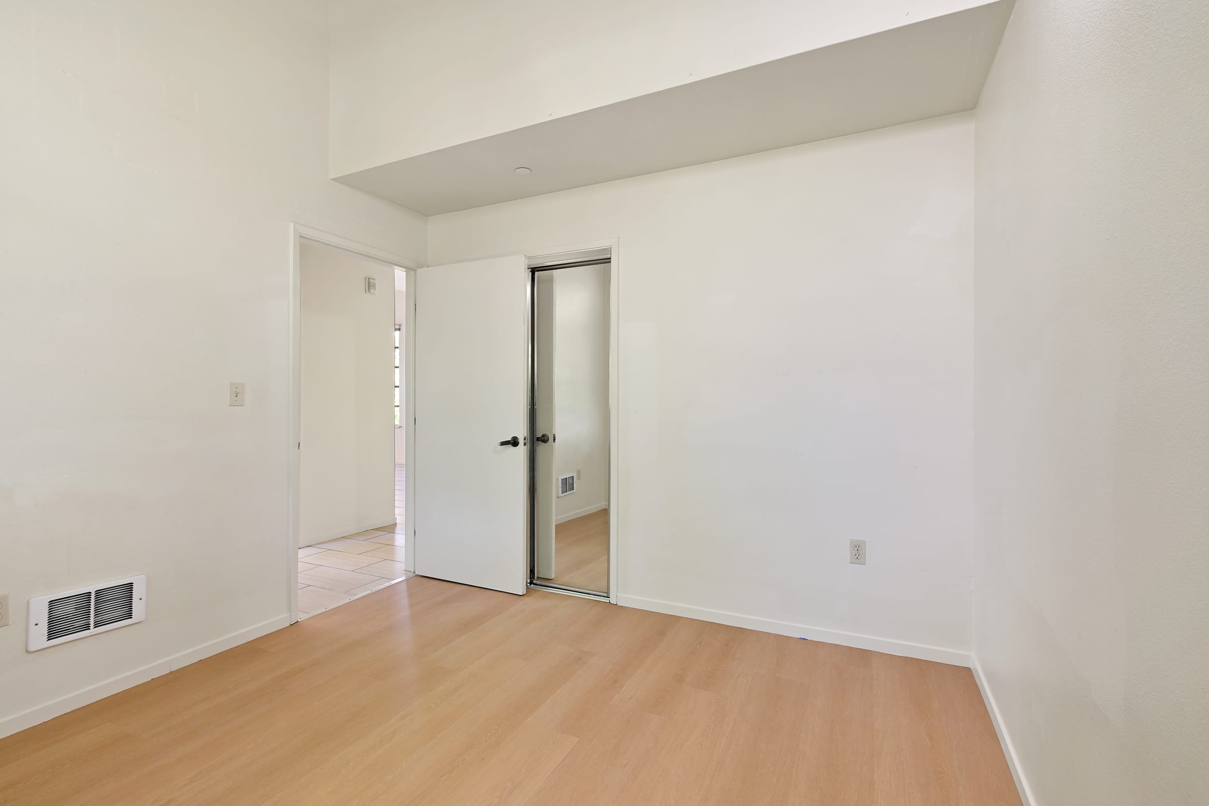 2616 Telegraph Ave #406 — photo 20