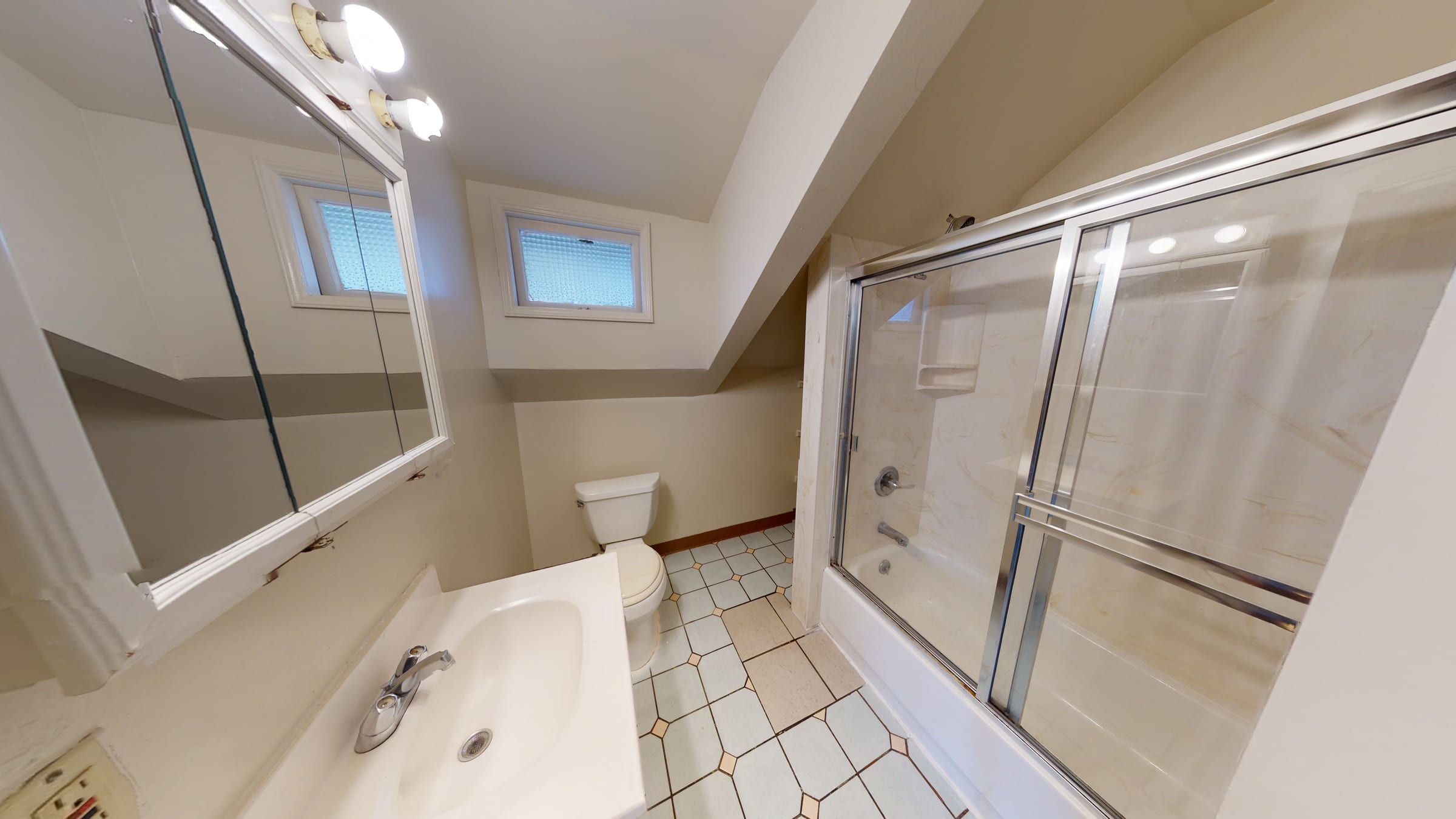 2549 Benvenue Ave #House — photo 20
