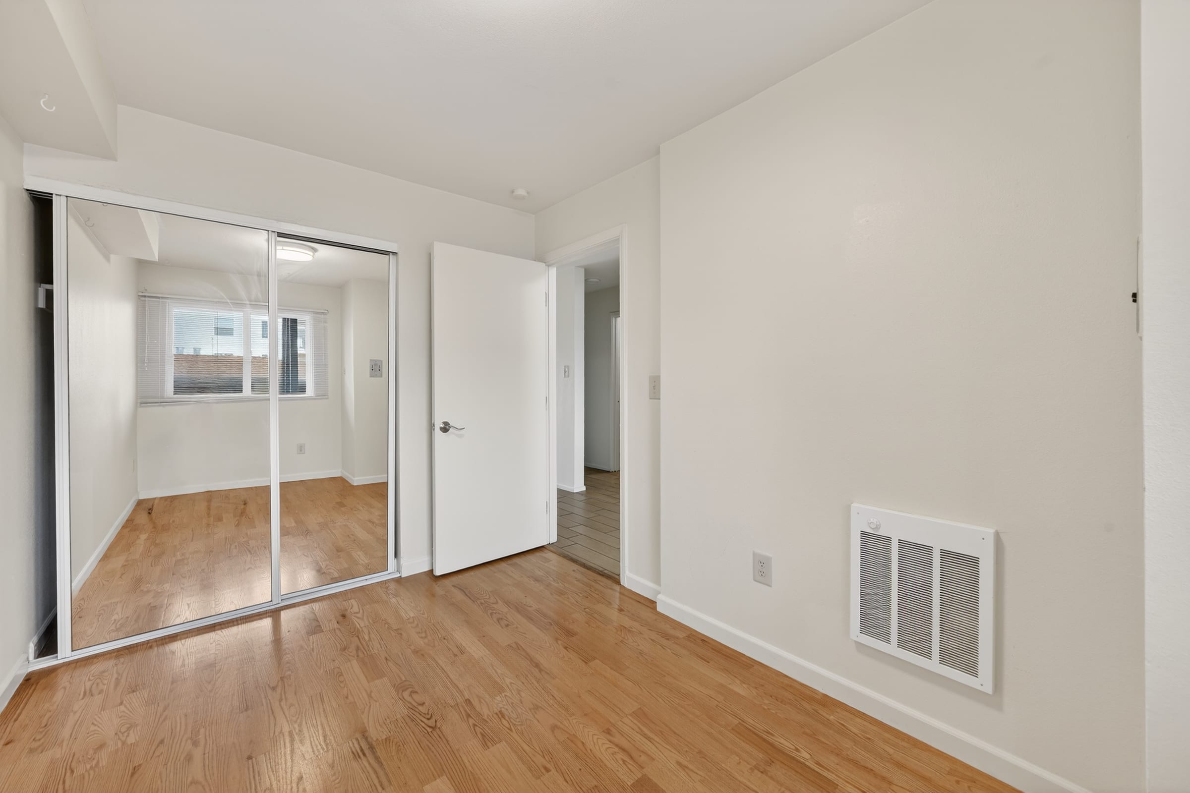 2511 Parker St #205 — photo 3