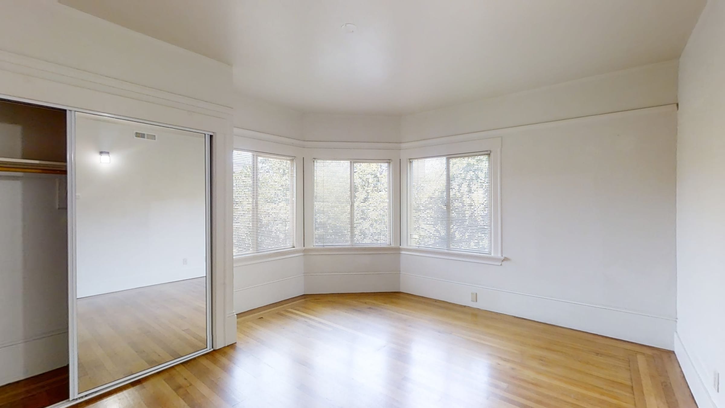 2817 Hillegass Ave — photo 7