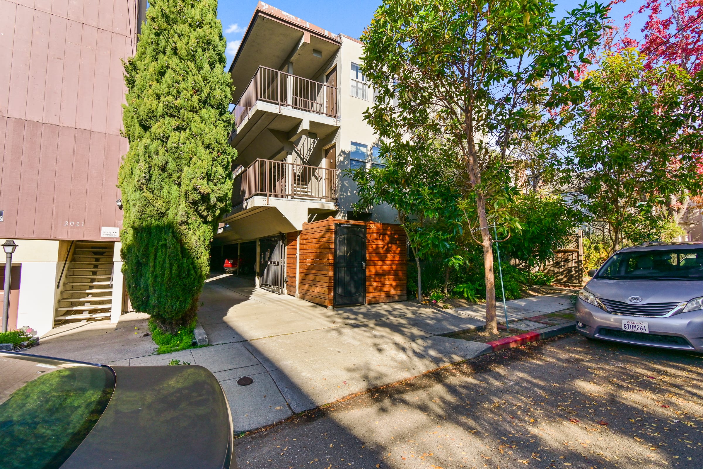 2025 Francisco St — photo 3