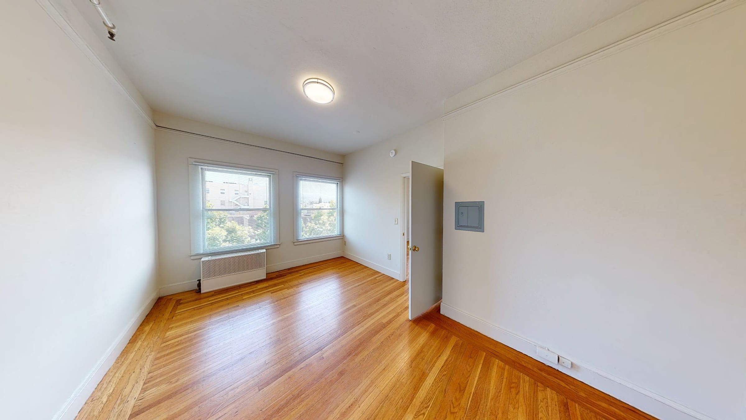 2322 Shattuck Ave #404 — photo 7