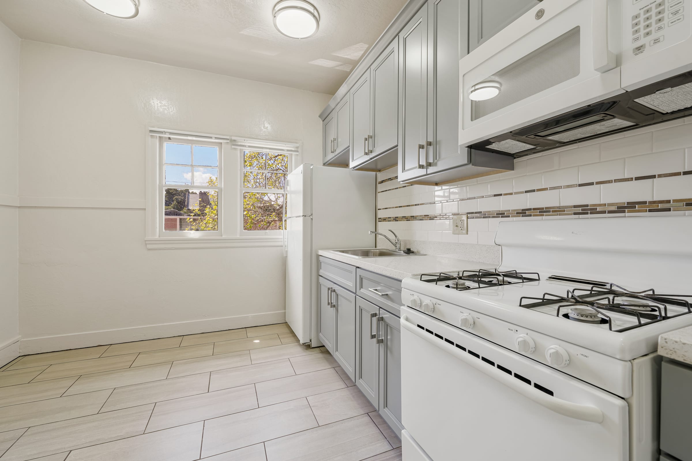 1799 Euclid Ave #28 — photo 6