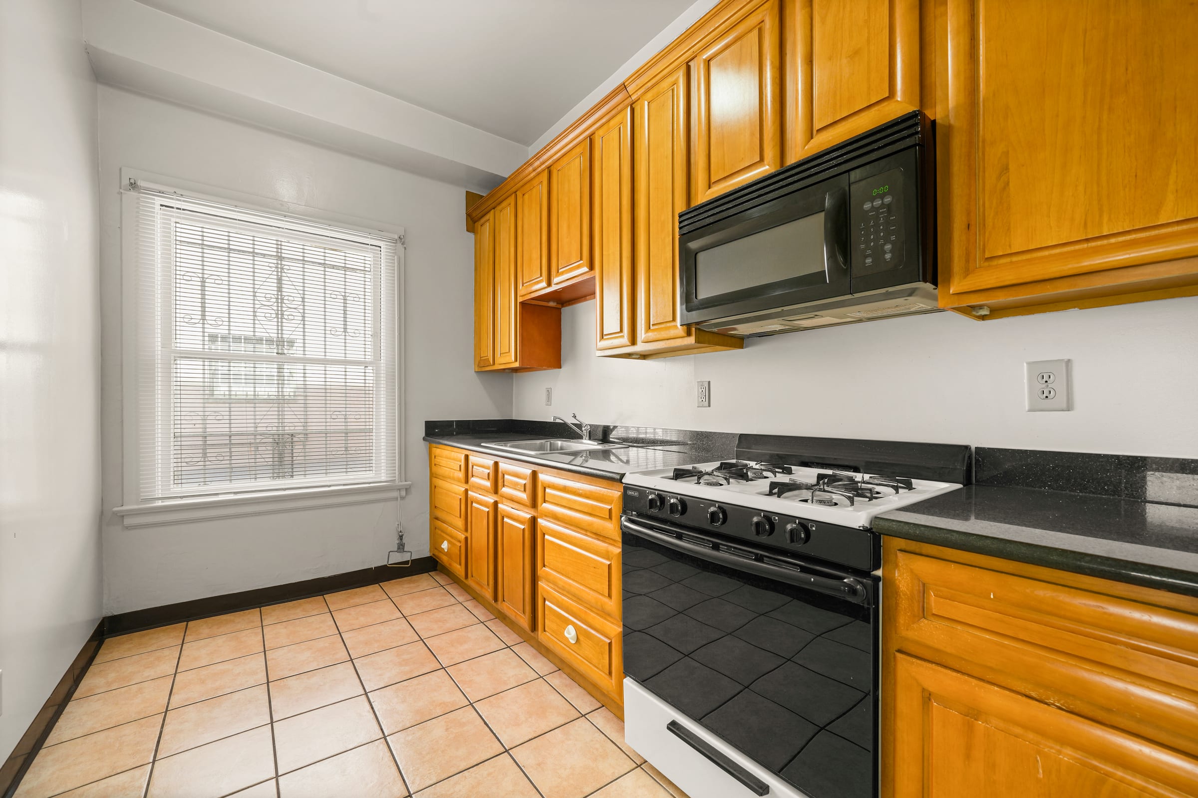 2322 Shattuck Ave #215 — photo 6