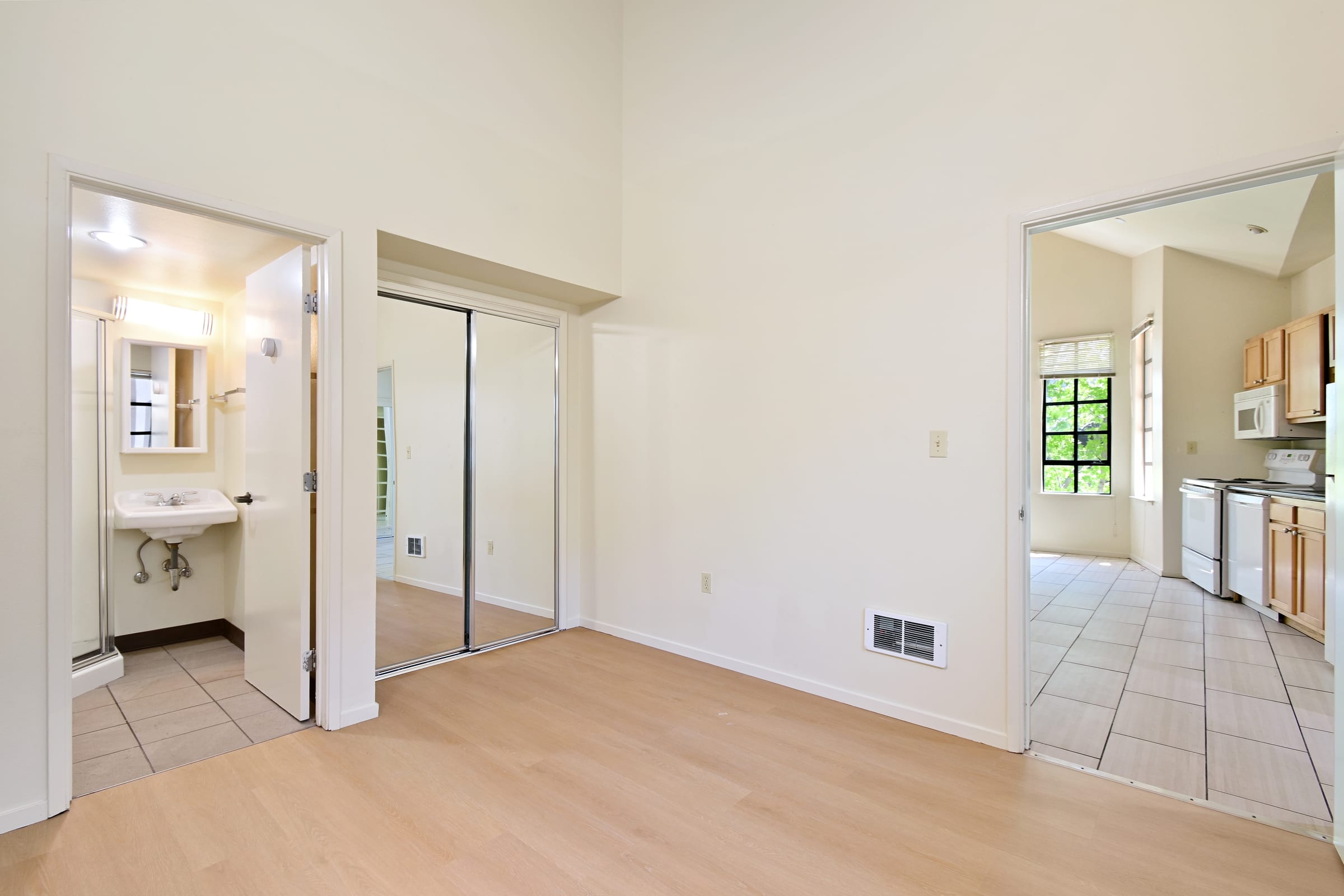 2616 Telegraph Ave #406 — photo 10