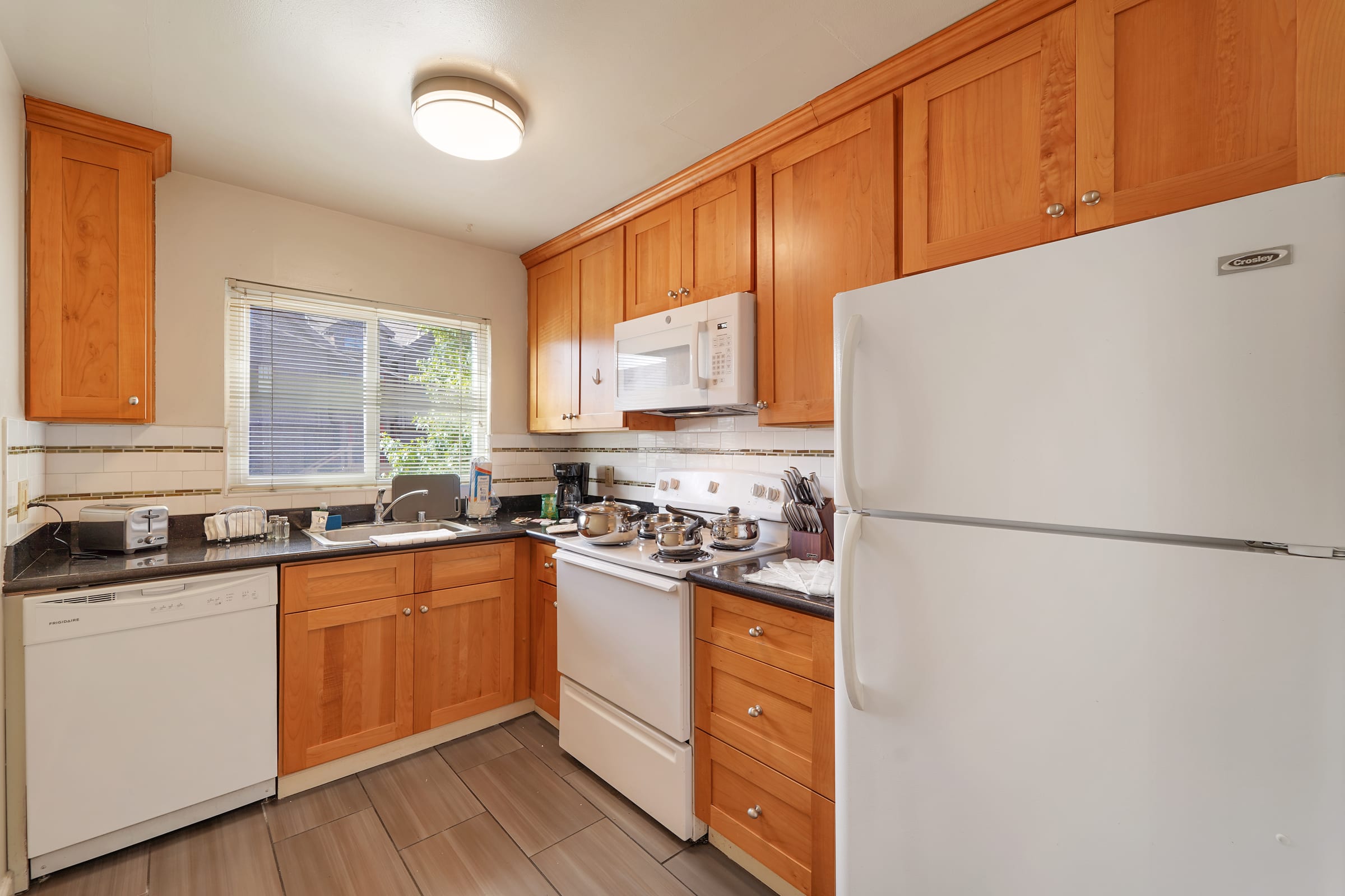 2546 Warring St #3 — photo 9