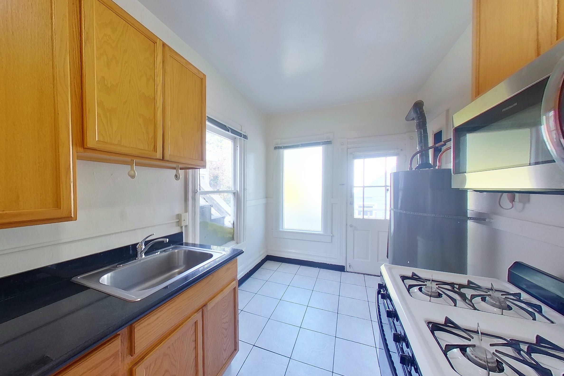 2545 Benvenue Ave #2 — photo 8