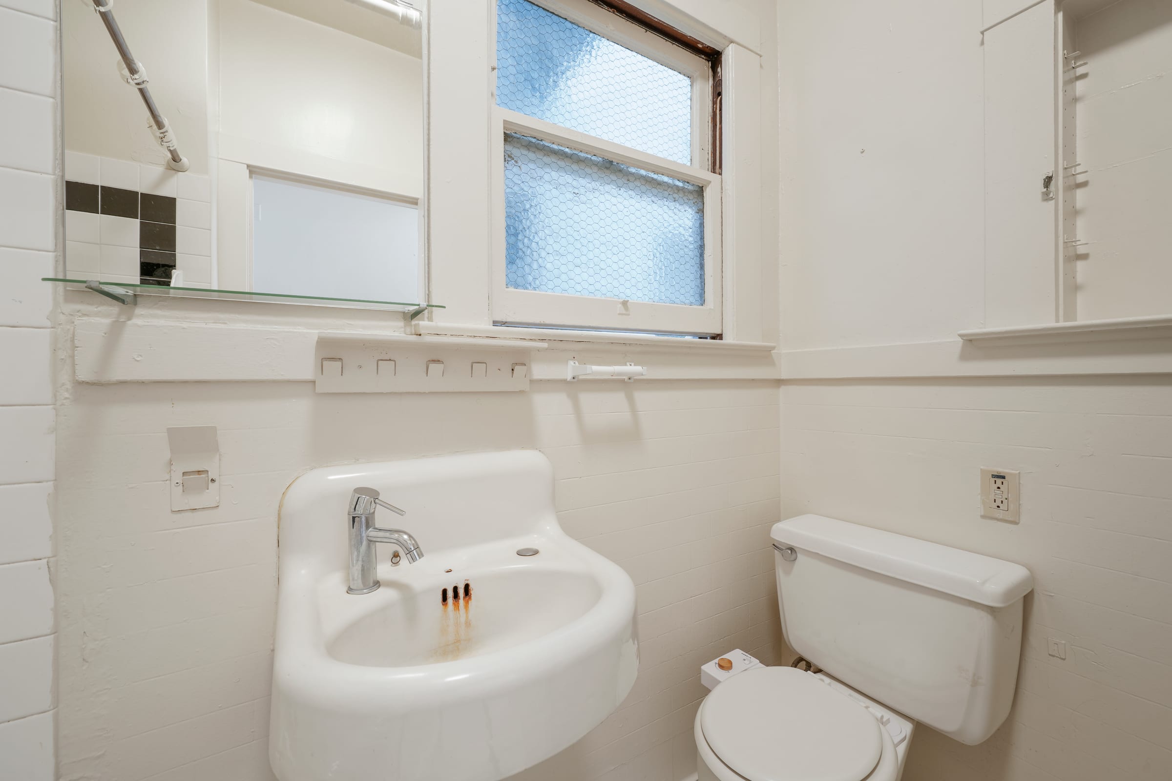 2322 Shattuck Ave #208 — photo 2