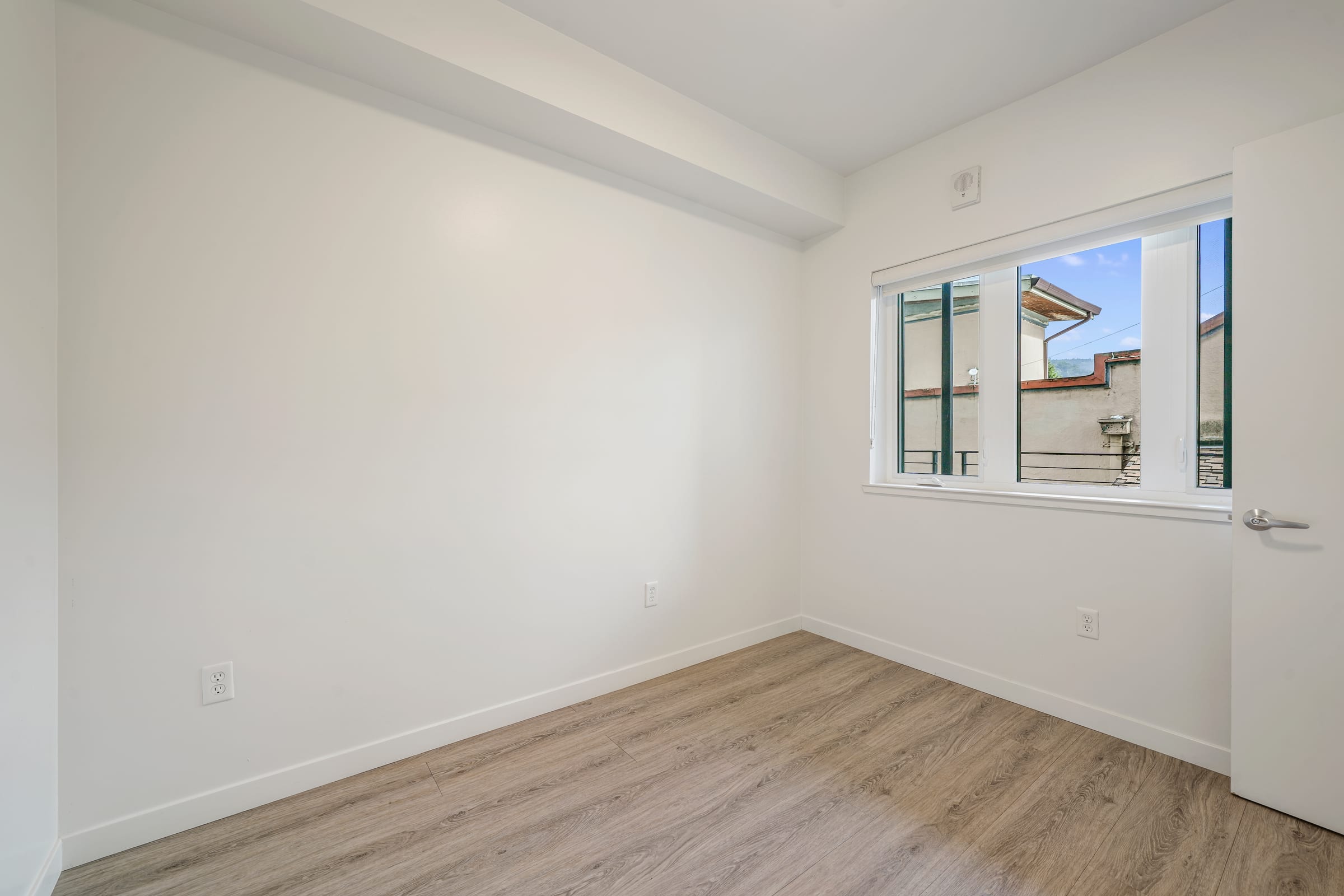 2124 Bancroft Way #402 — photo 12