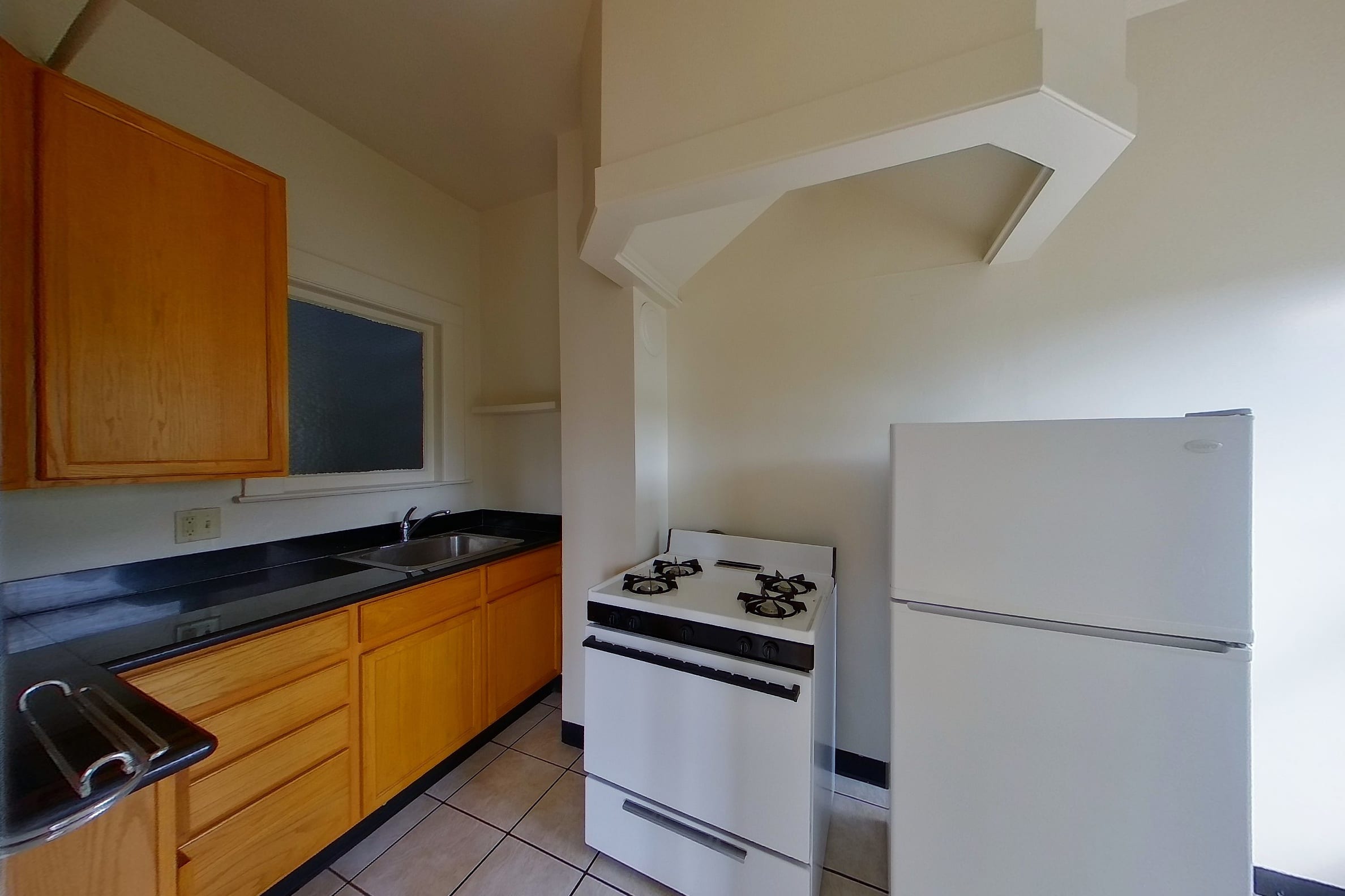 2322 Shattuck Ave #303 — photo 7