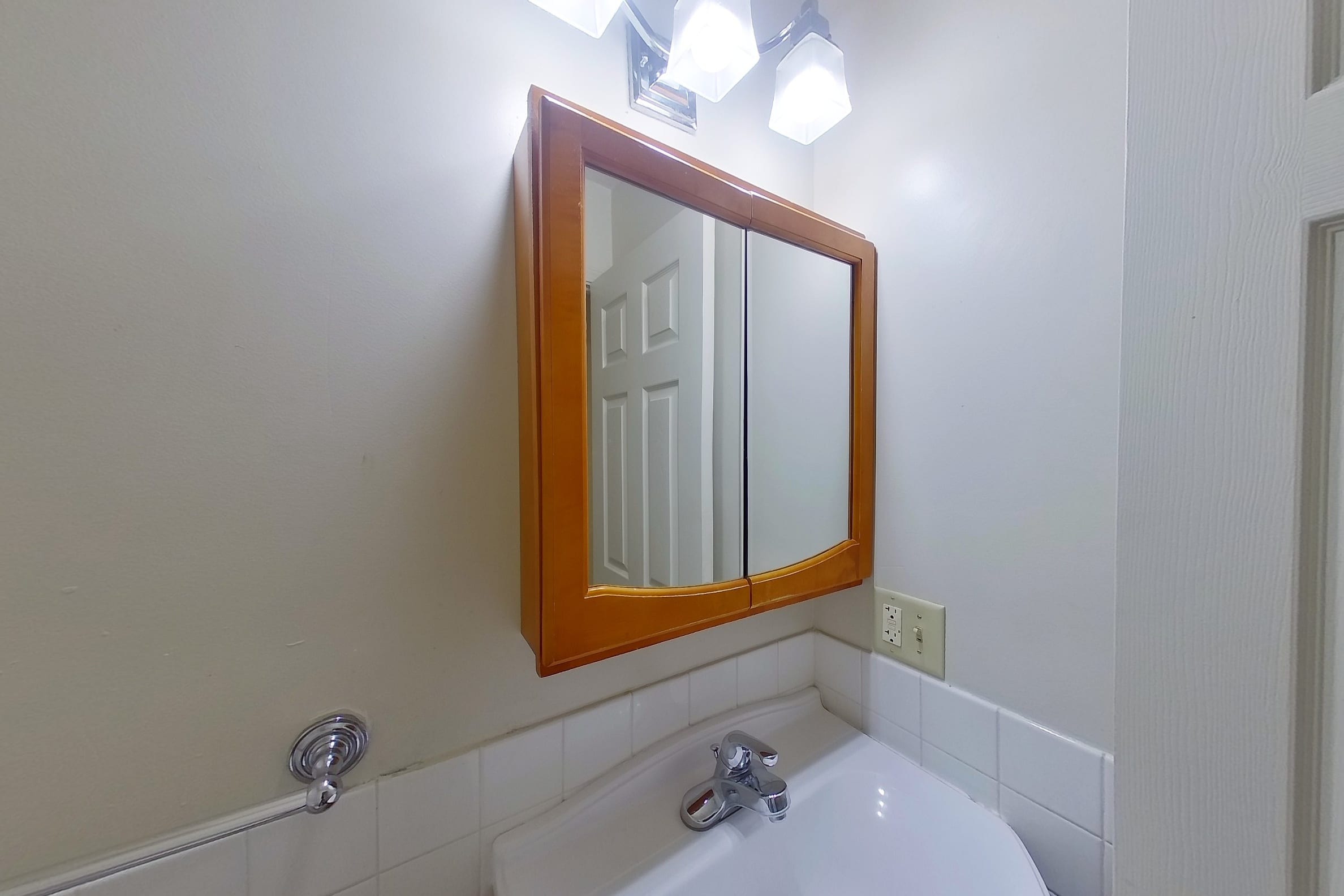 2545 Benvenue Ave #3 — photo 9