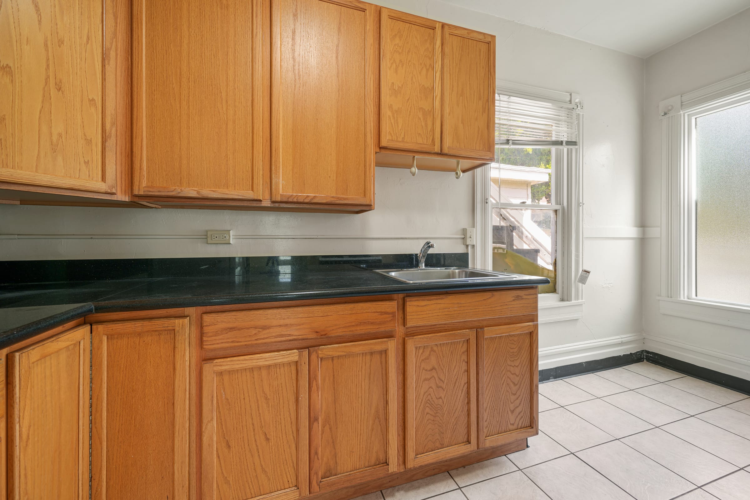 2545 Benvenue Ave #2 — photo 17