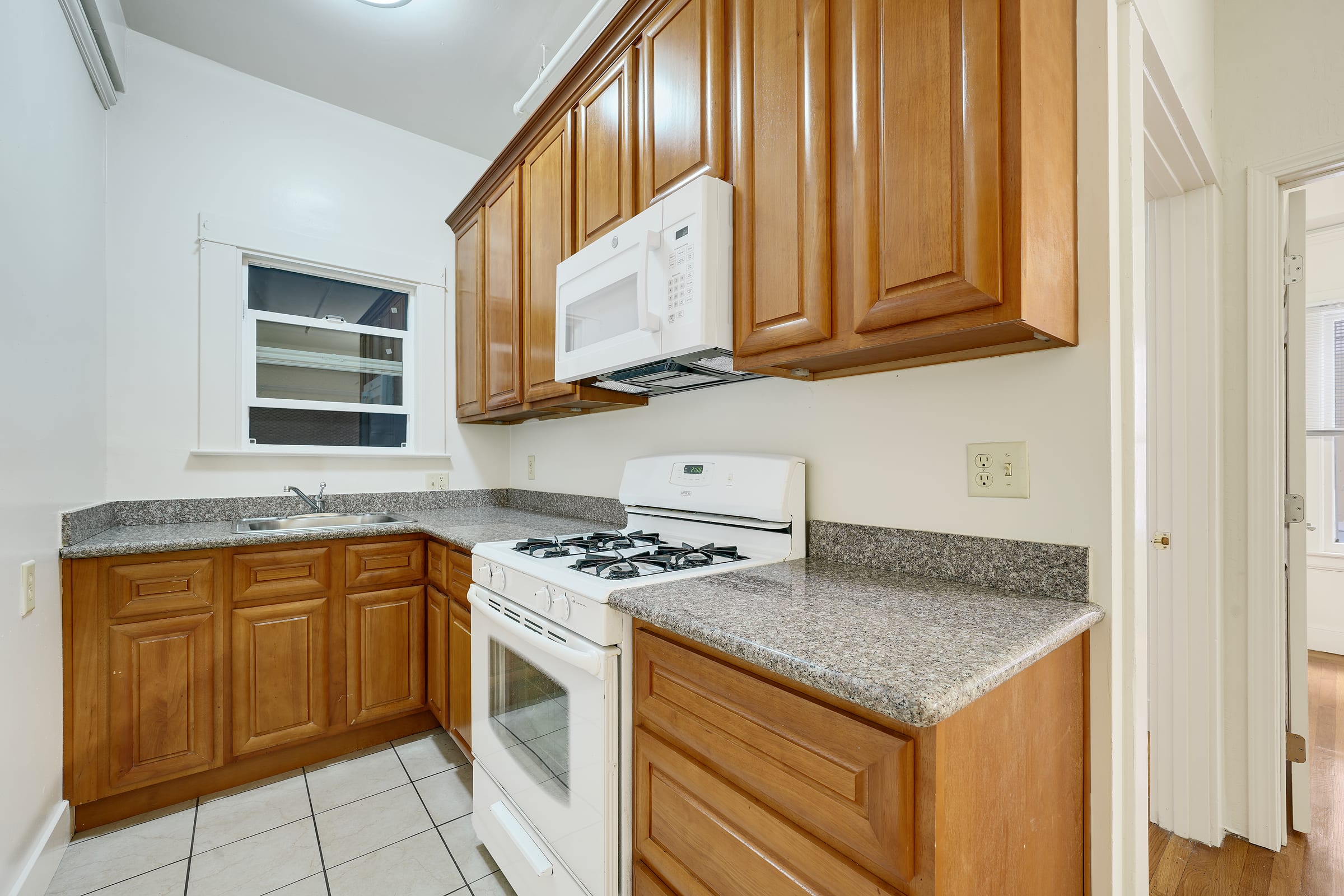 2322 Shattuck Ave. #216 — photo 7