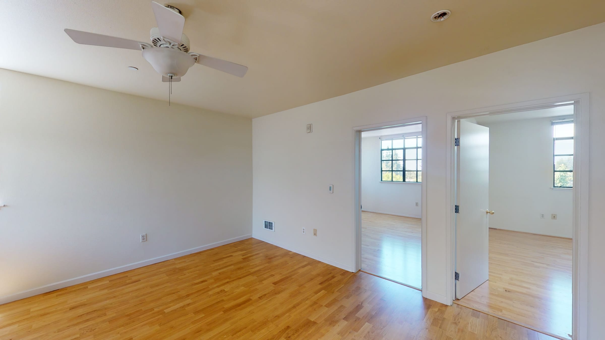 2616 Telegraph Ave #405 — photo 3
