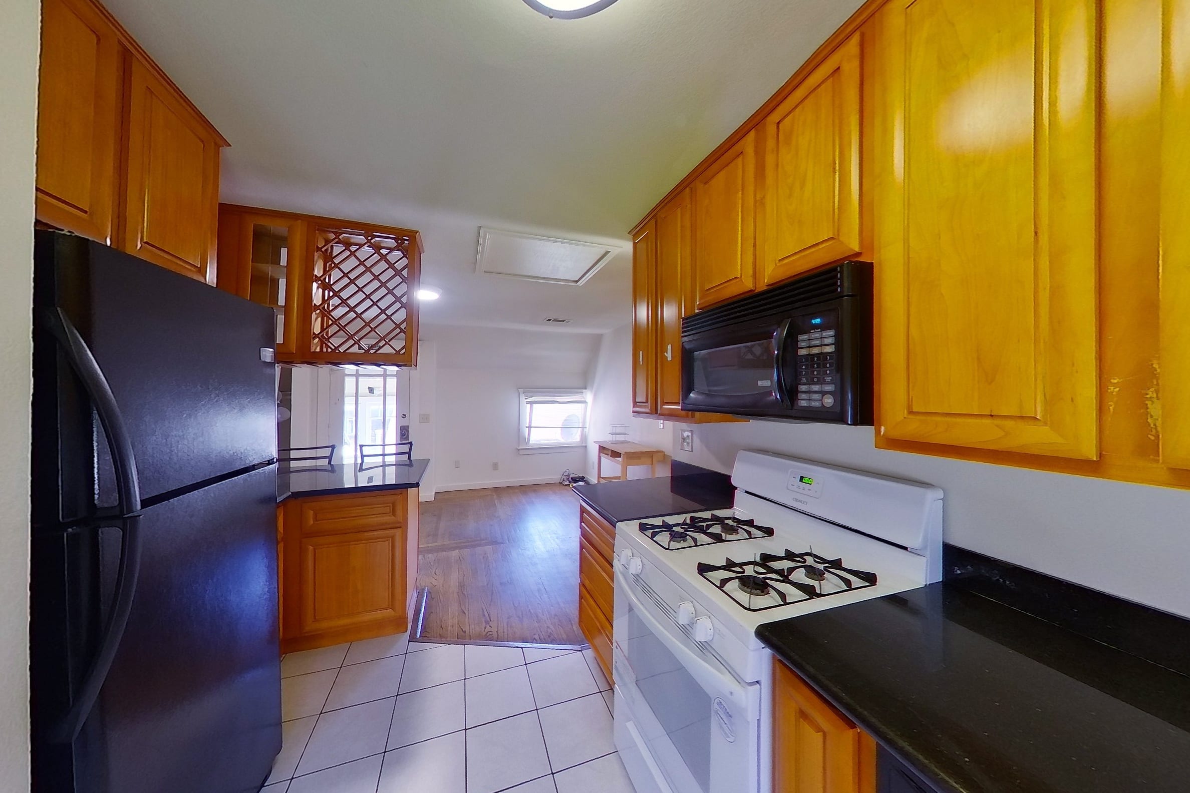 2545 Benvenue Ave #3 — photo 4