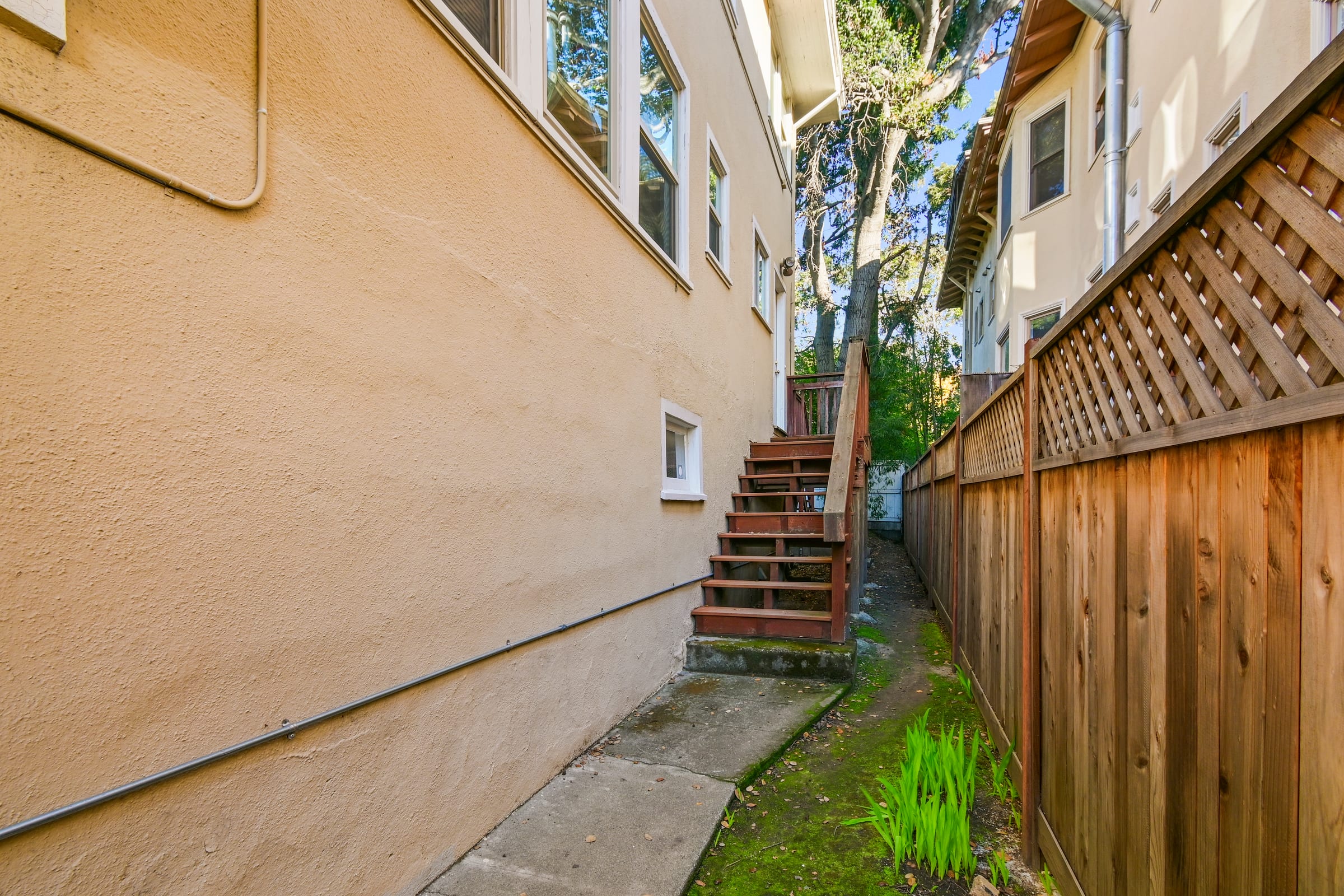 2817-2819 Hillegass Ave — photo 6