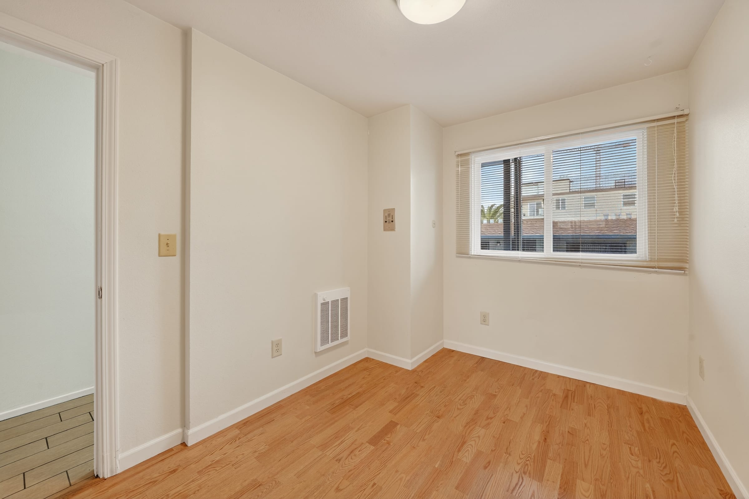 2511 Parker St #205 — photo 2