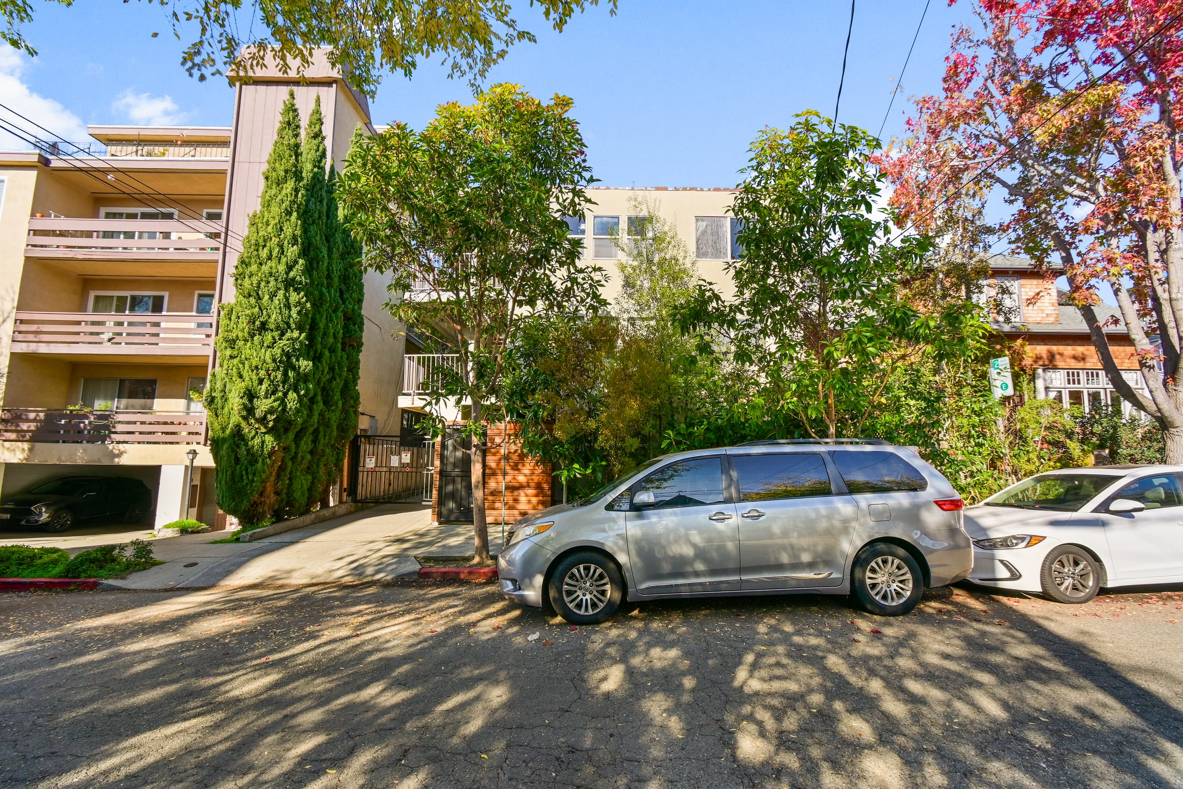 2025 Francisco St — photo 6