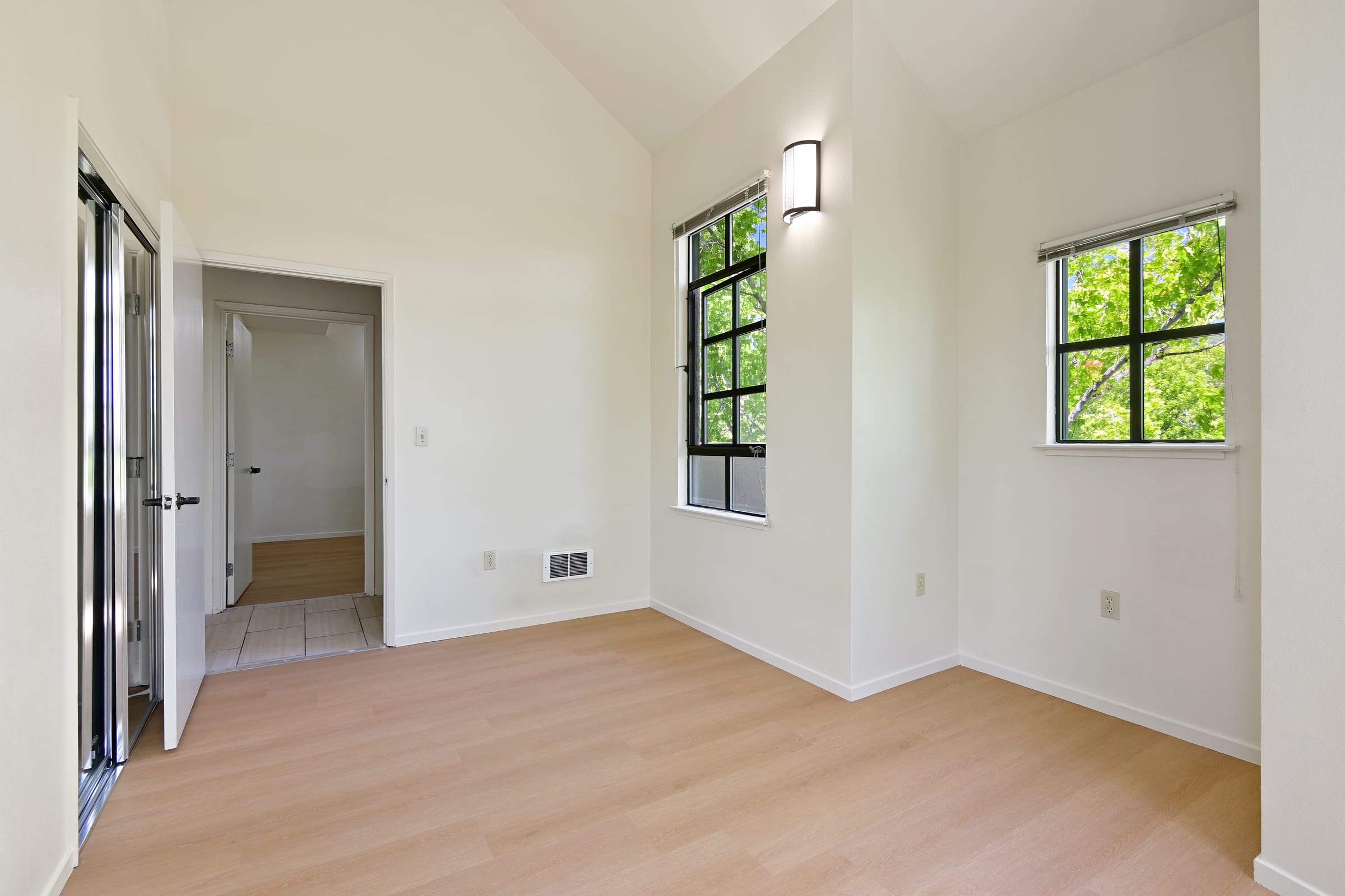 2616 Telegraph Ave #406 — photo 16