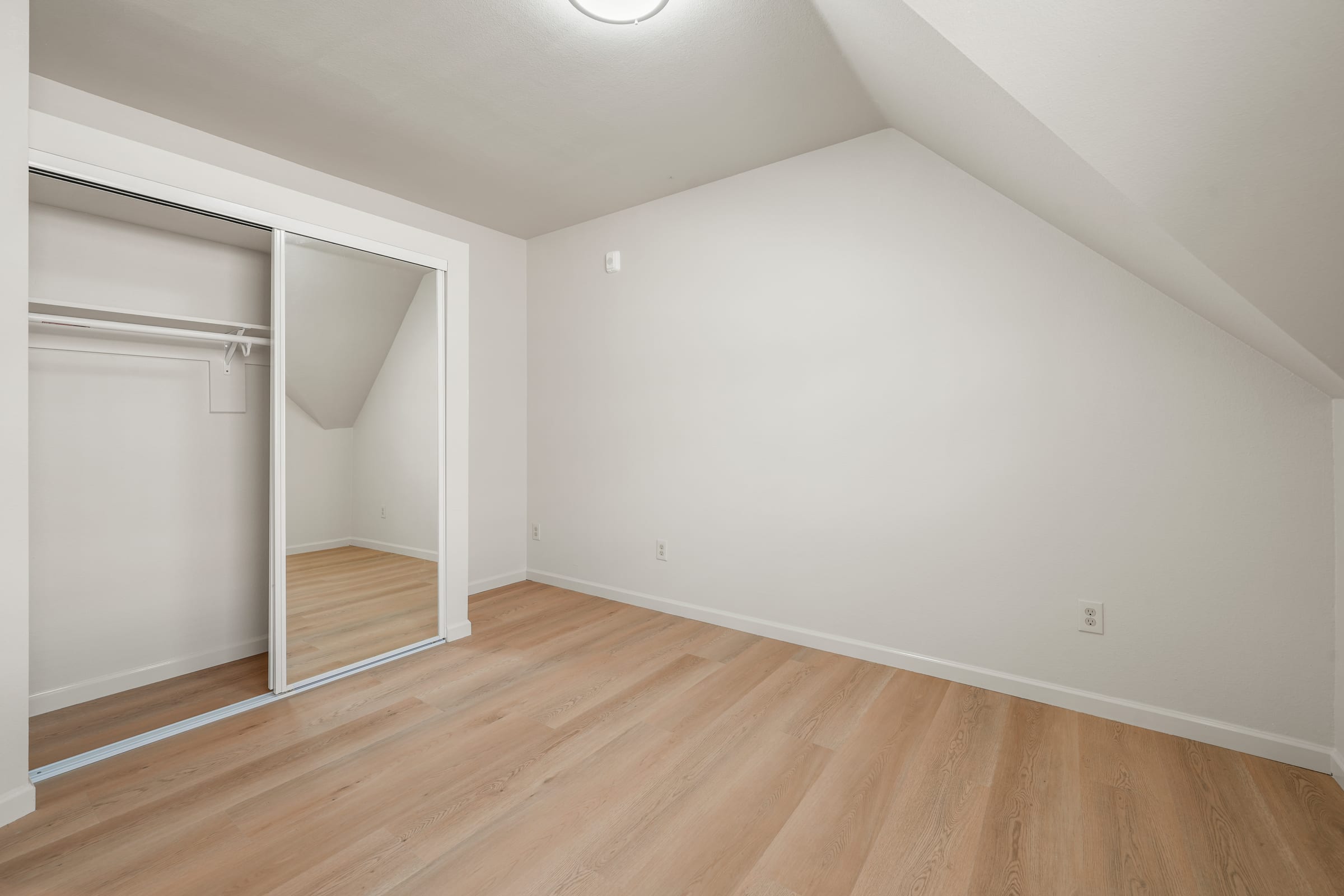 2541 Benvenue Ave — photo 16