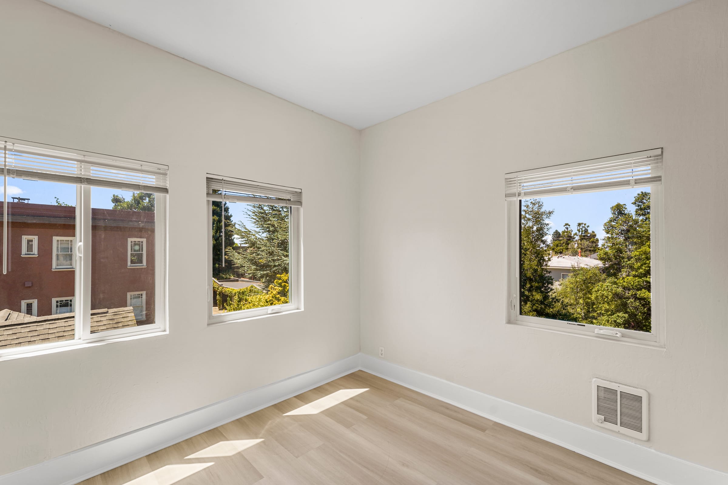 2620 Hillegass Ave #8 — photo 12