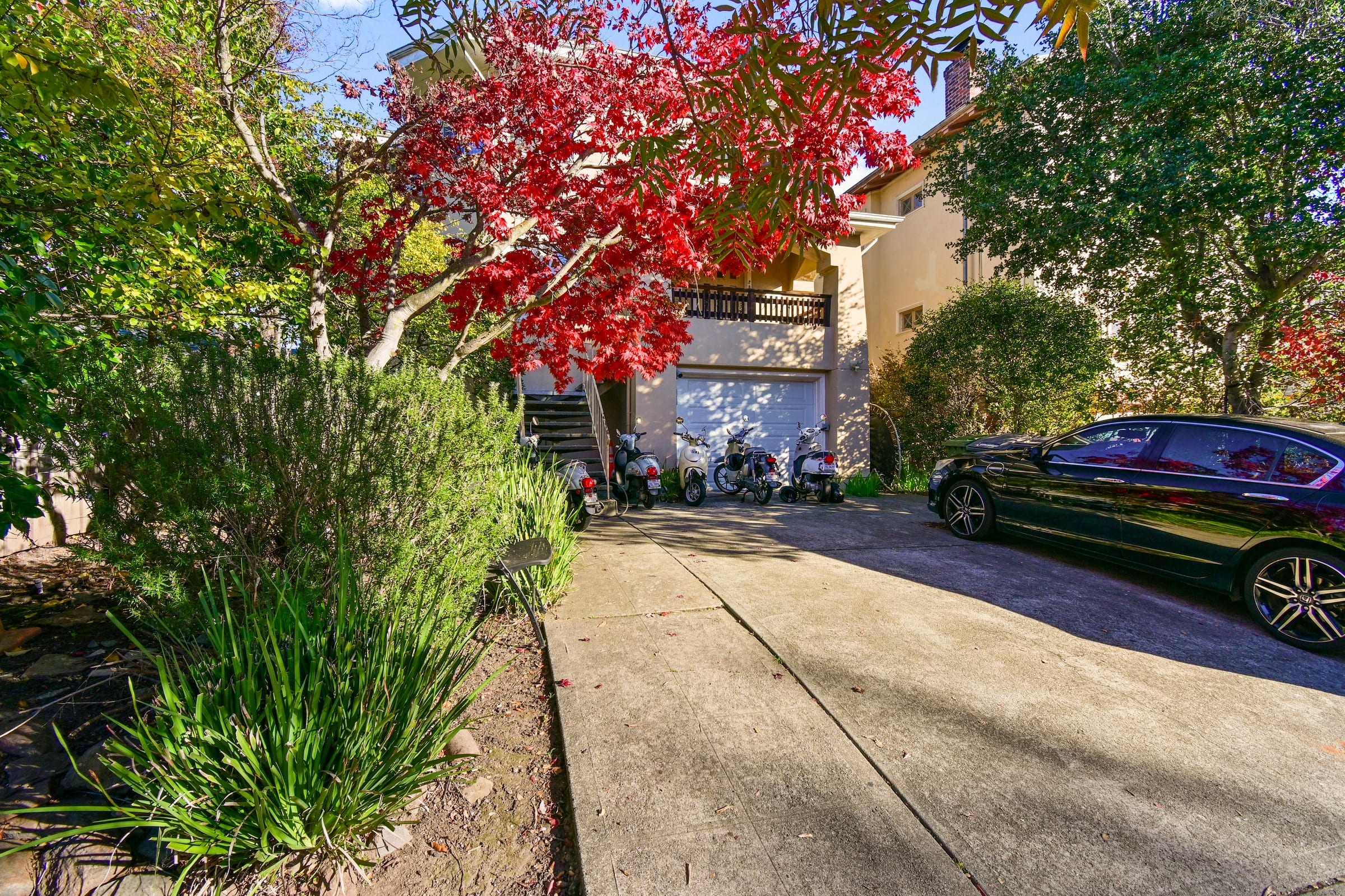 2817-2819 Hillegass Ave — photo 2