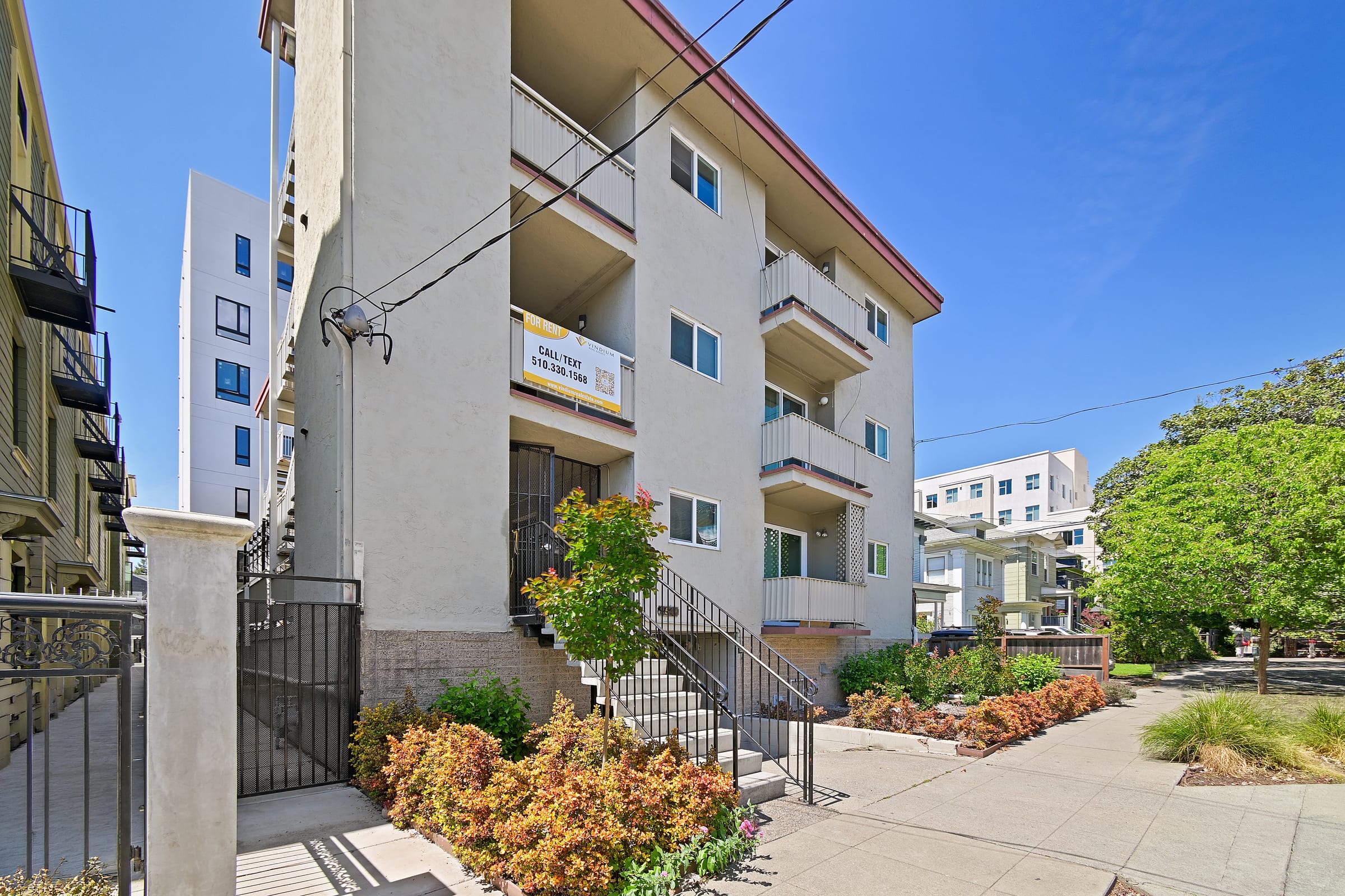 2540 Regent St #3 — photo 2